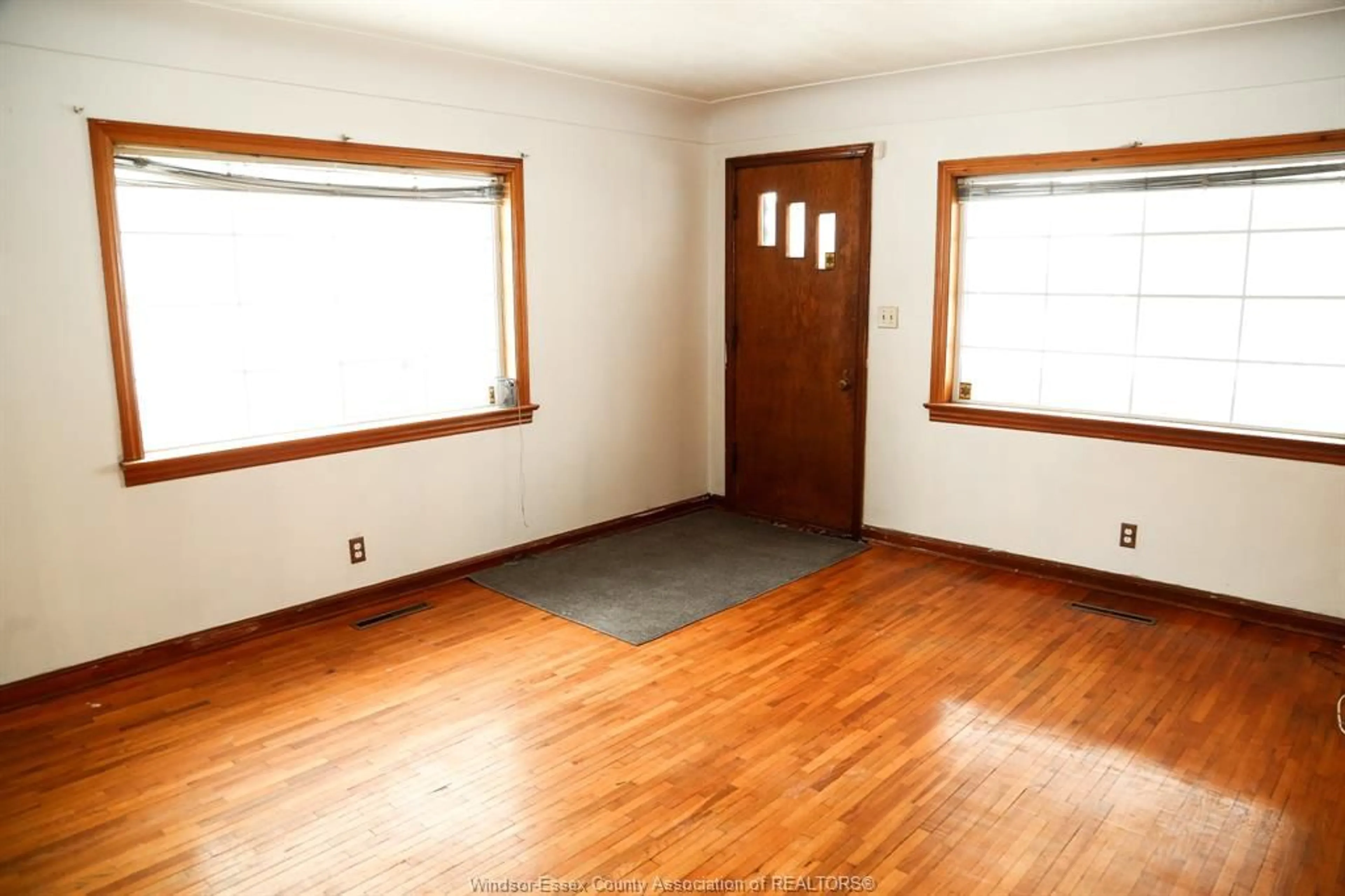 A pic of a room for 680 PRINCE, Windsor Ontario N9C 2Z1