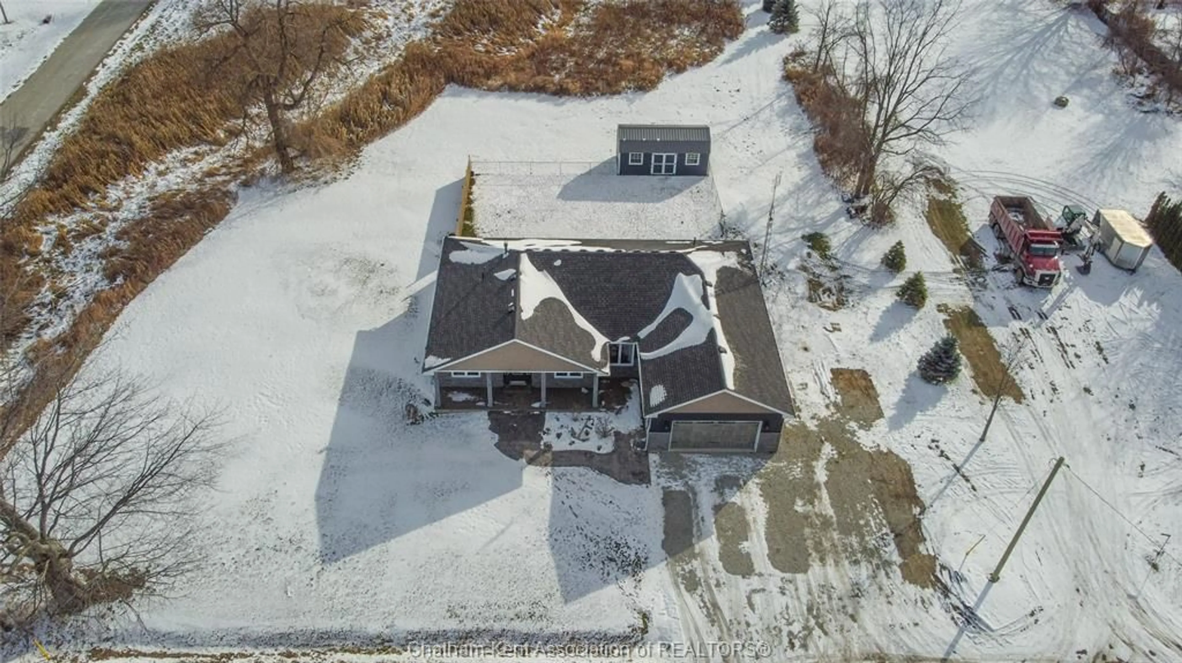 A pic from outside/outdoor area/front of a property/back of a property/a pic from drone, building for 172 NEW SCOTLAND Line, Shrewsbury Ontario N0P 1A0