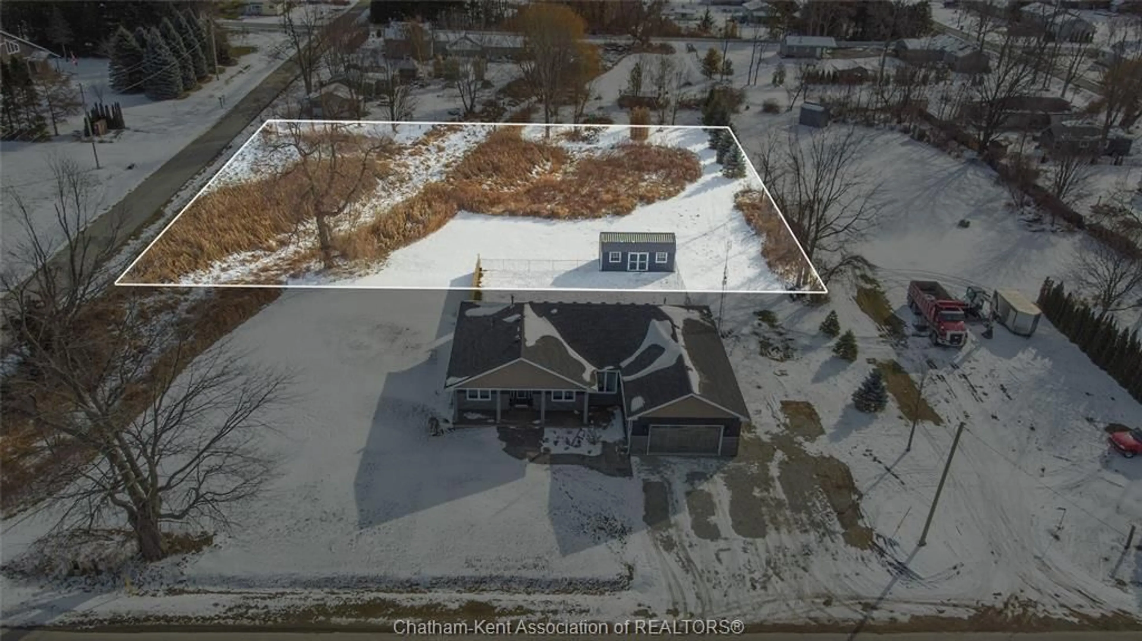 A pic from outside/outdoor area/front of a property/back of a property/a pic from drone, building for 10 VICTORIA St, Shrewsbury Ontario N0P 1A0