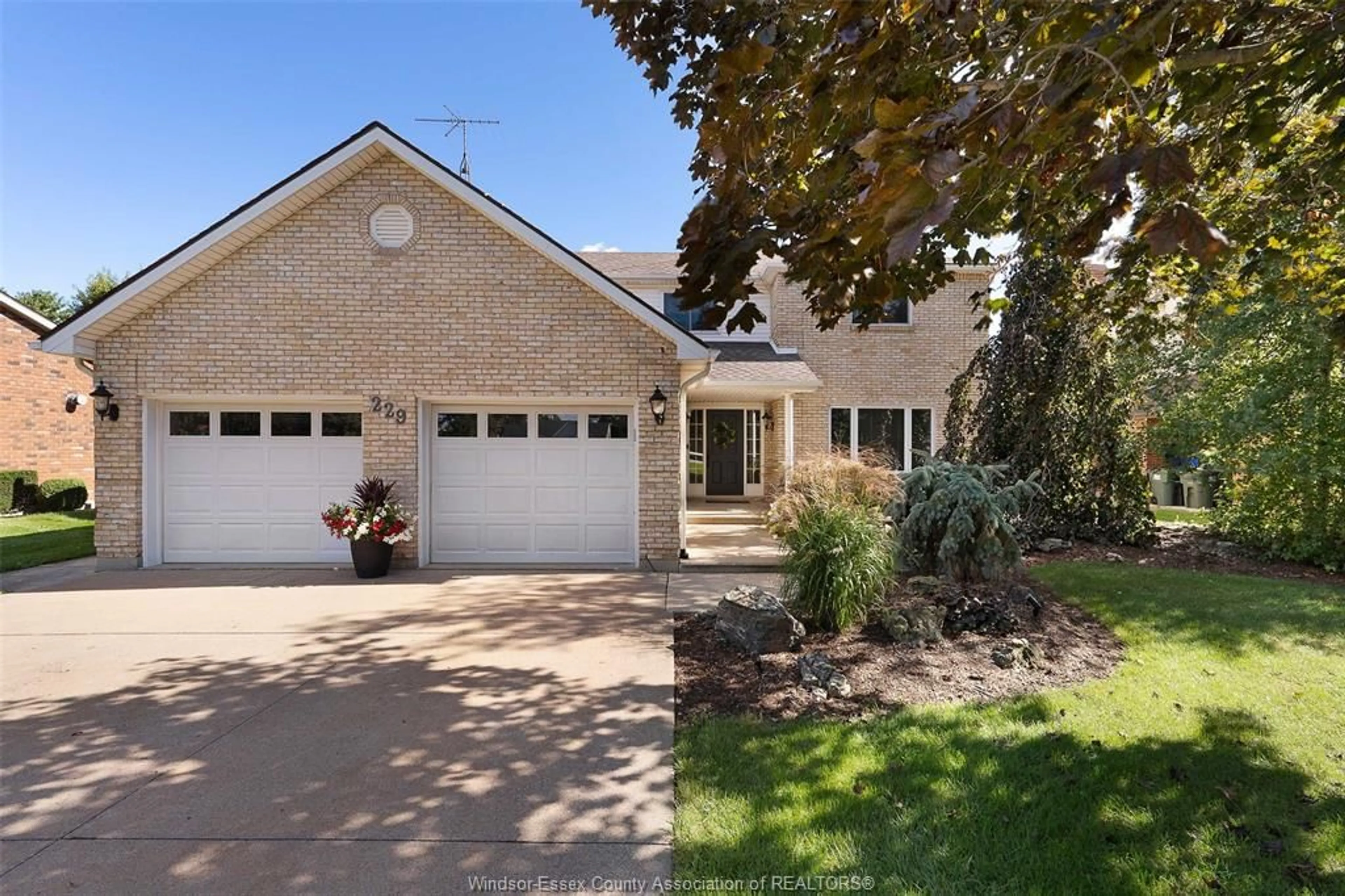 Home with brick exterior material, street for 229 IRWIN Ave, Essex Ontario N8M 2T5