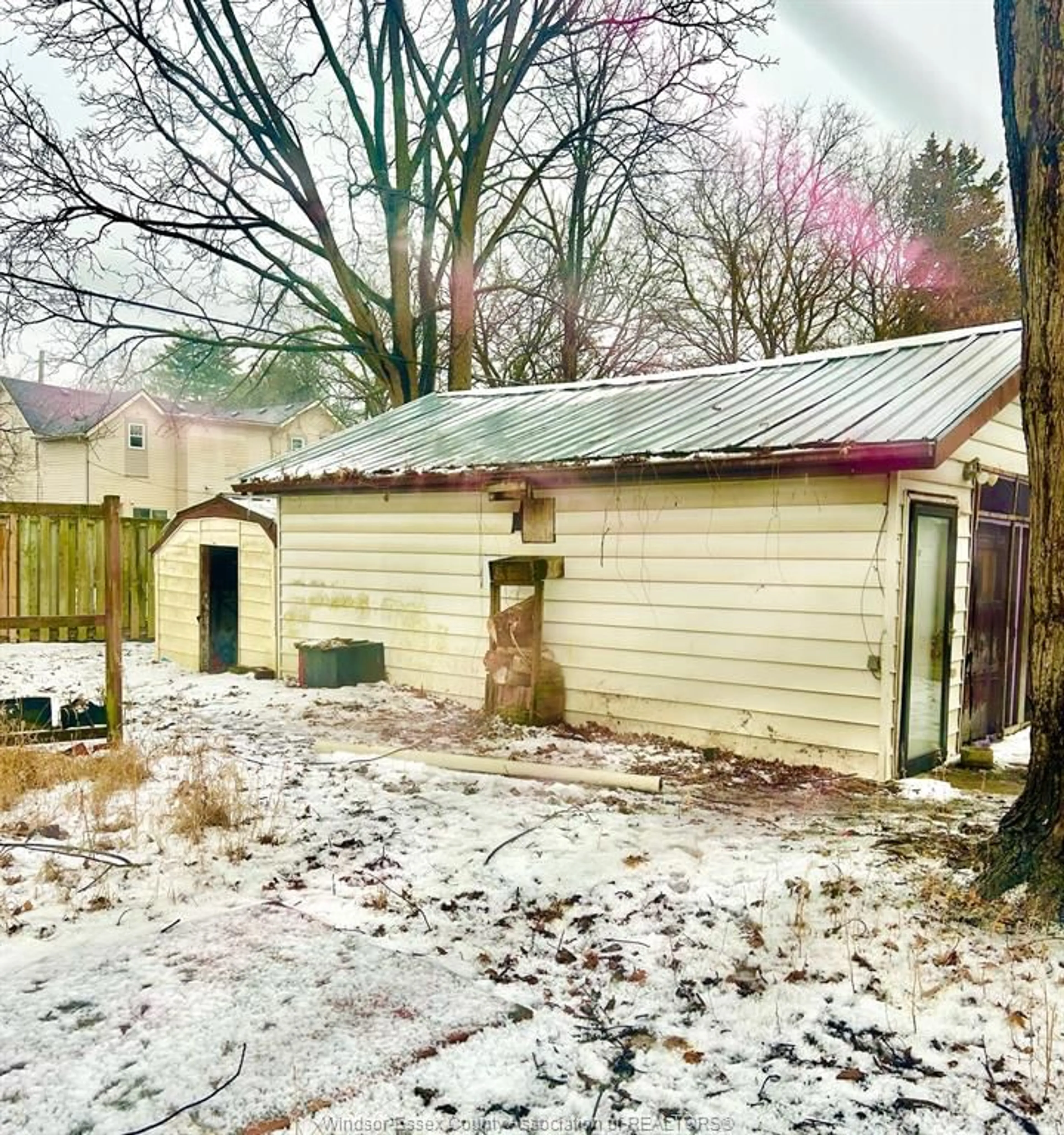 Shed for 260 Forest St., Chatham Ontario N7L 2A9