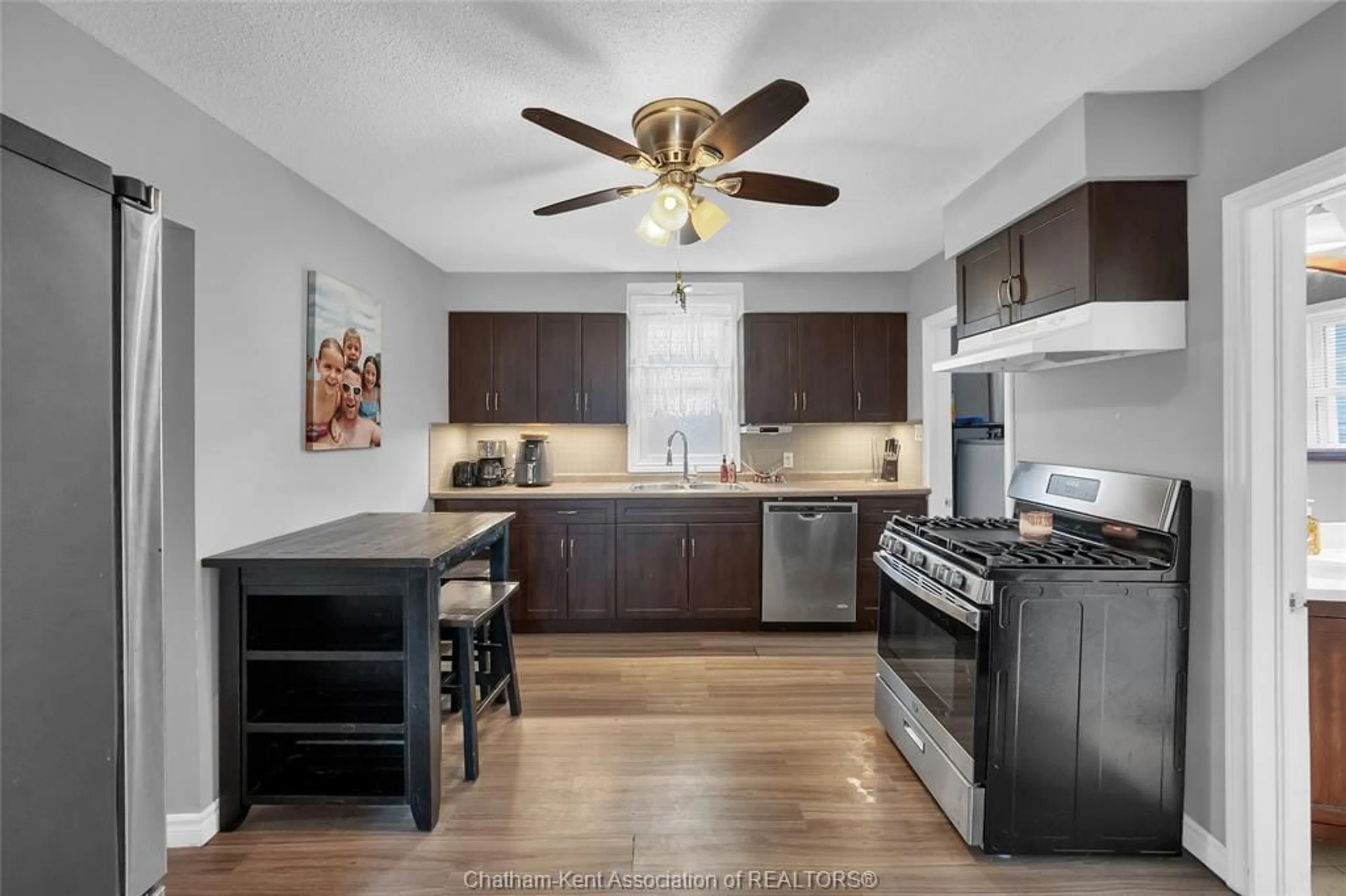 Open concept kitchen, unknown for 475 Broadway St, Port Lambton Ontario N0P 2B0