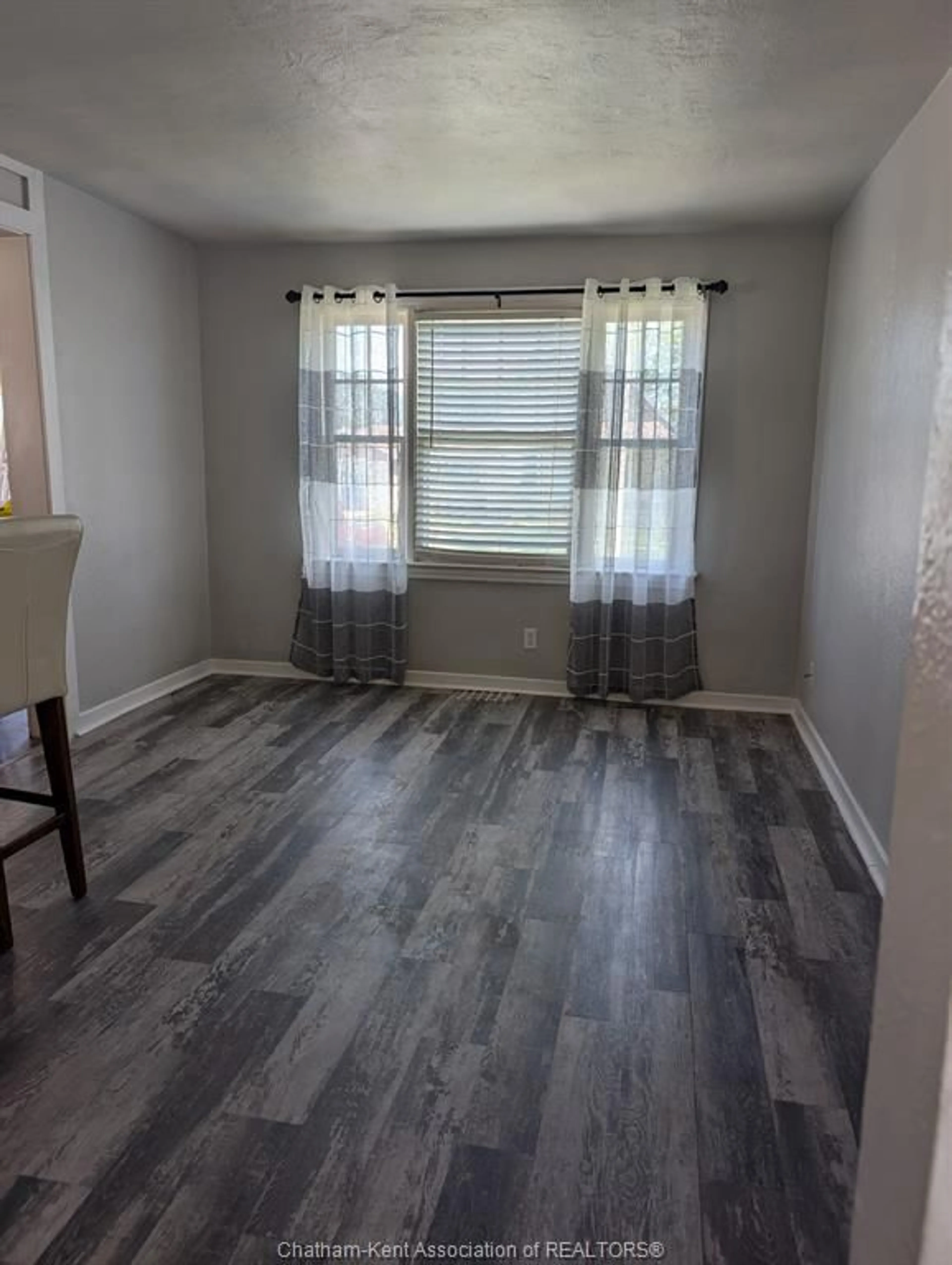 A pic of a room for 35 Alexandra Ave, Chatham Ontario N7M 1X9