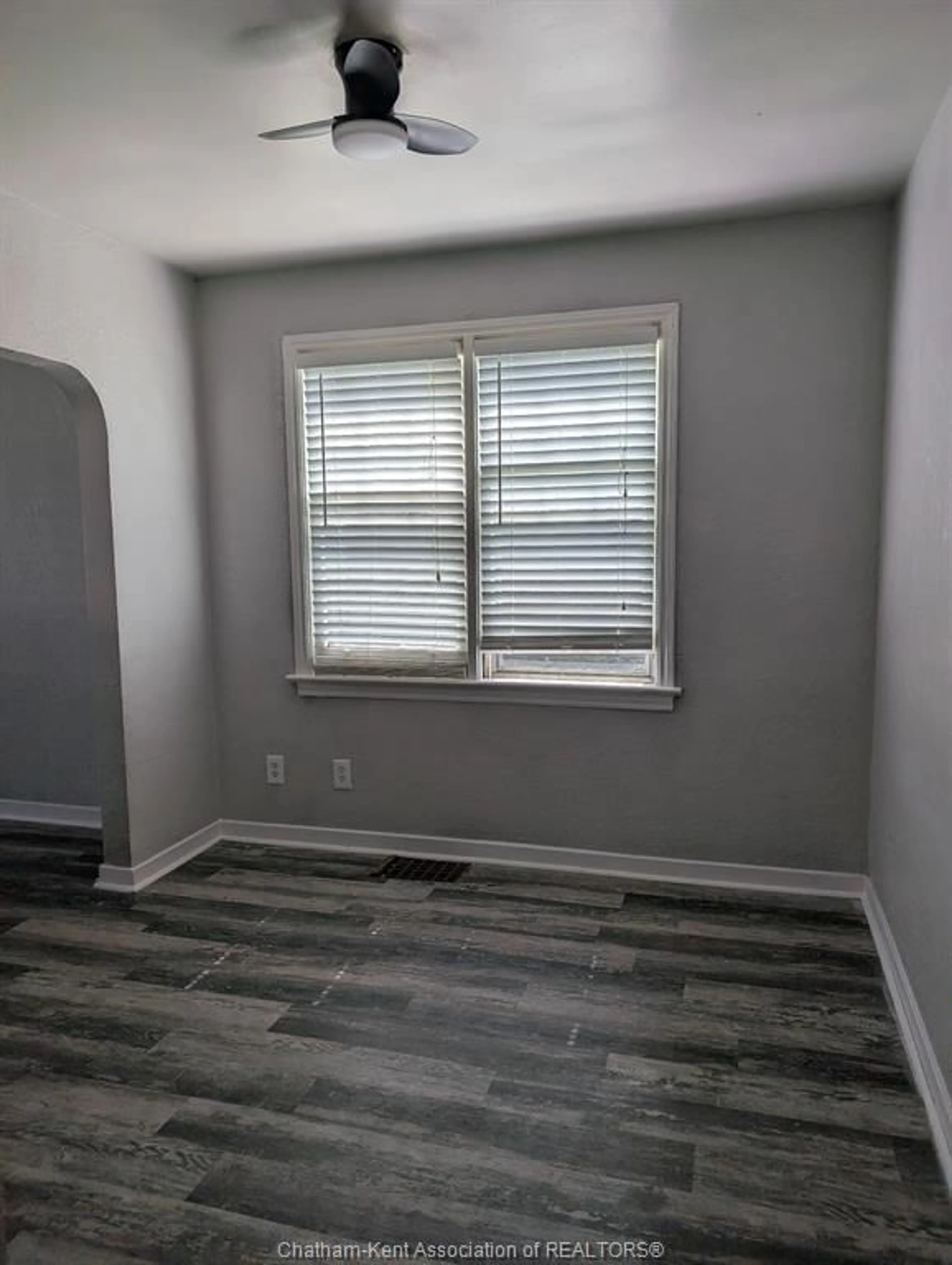 A pic of a room for 35 Alexandra Ave, Chatham Ontario N7M 1X9