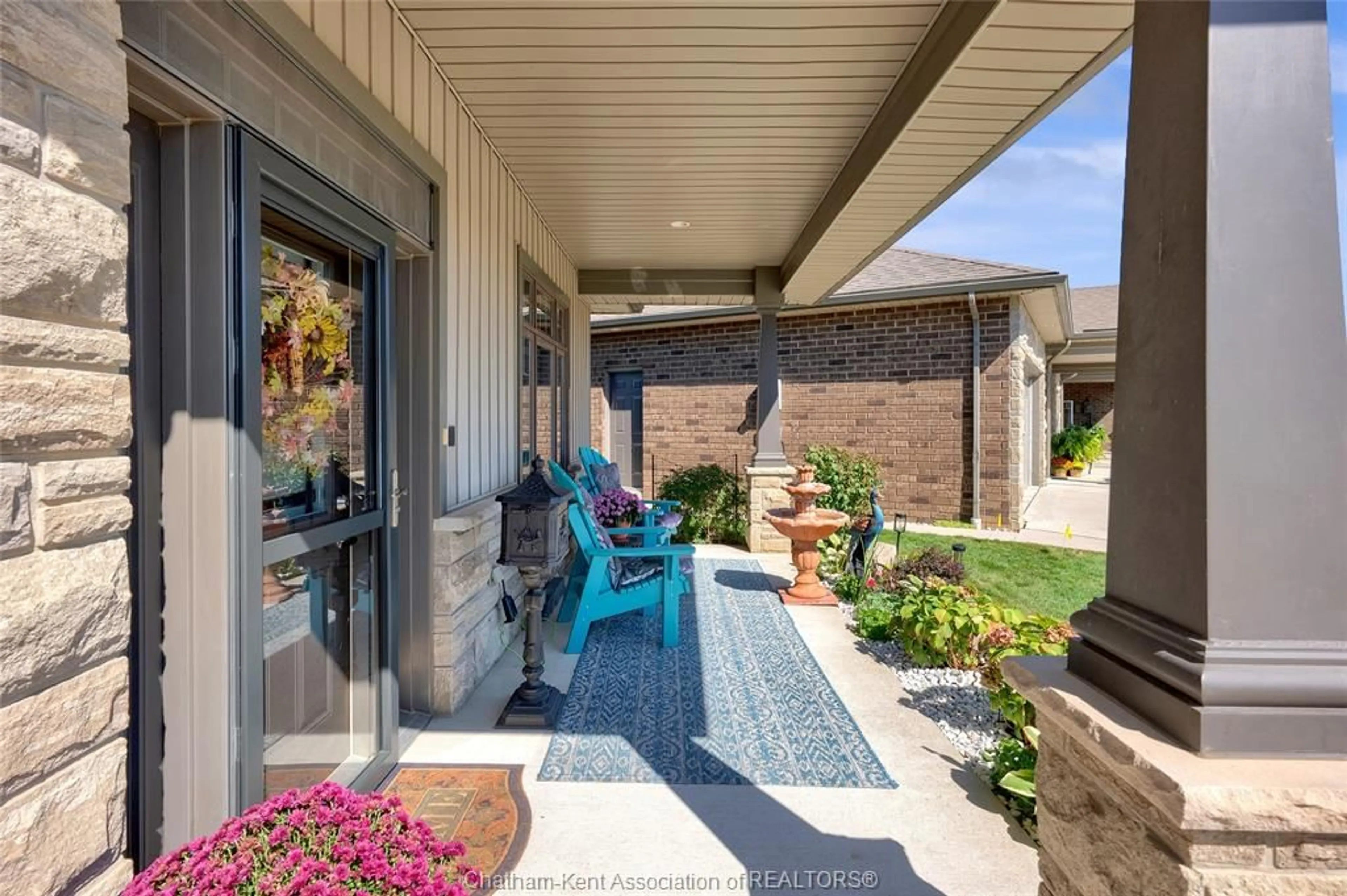 Patio, street for 53 Veranda Crt, Chatham Ontario N7L 0B4