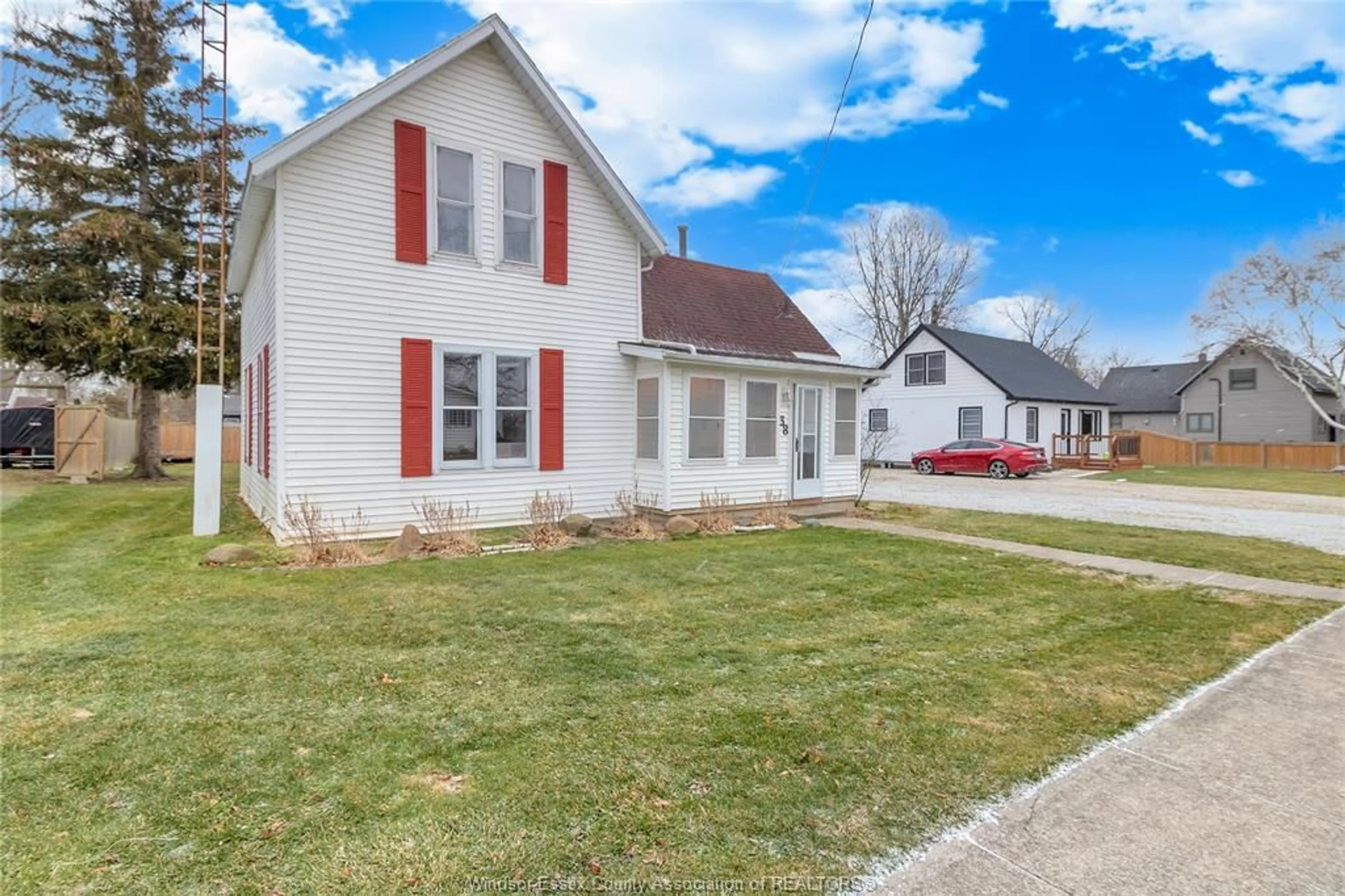 Home with vinyl exterior material, street for 38 CHESTNUT St, Wheatley Ontario N0P 2P0