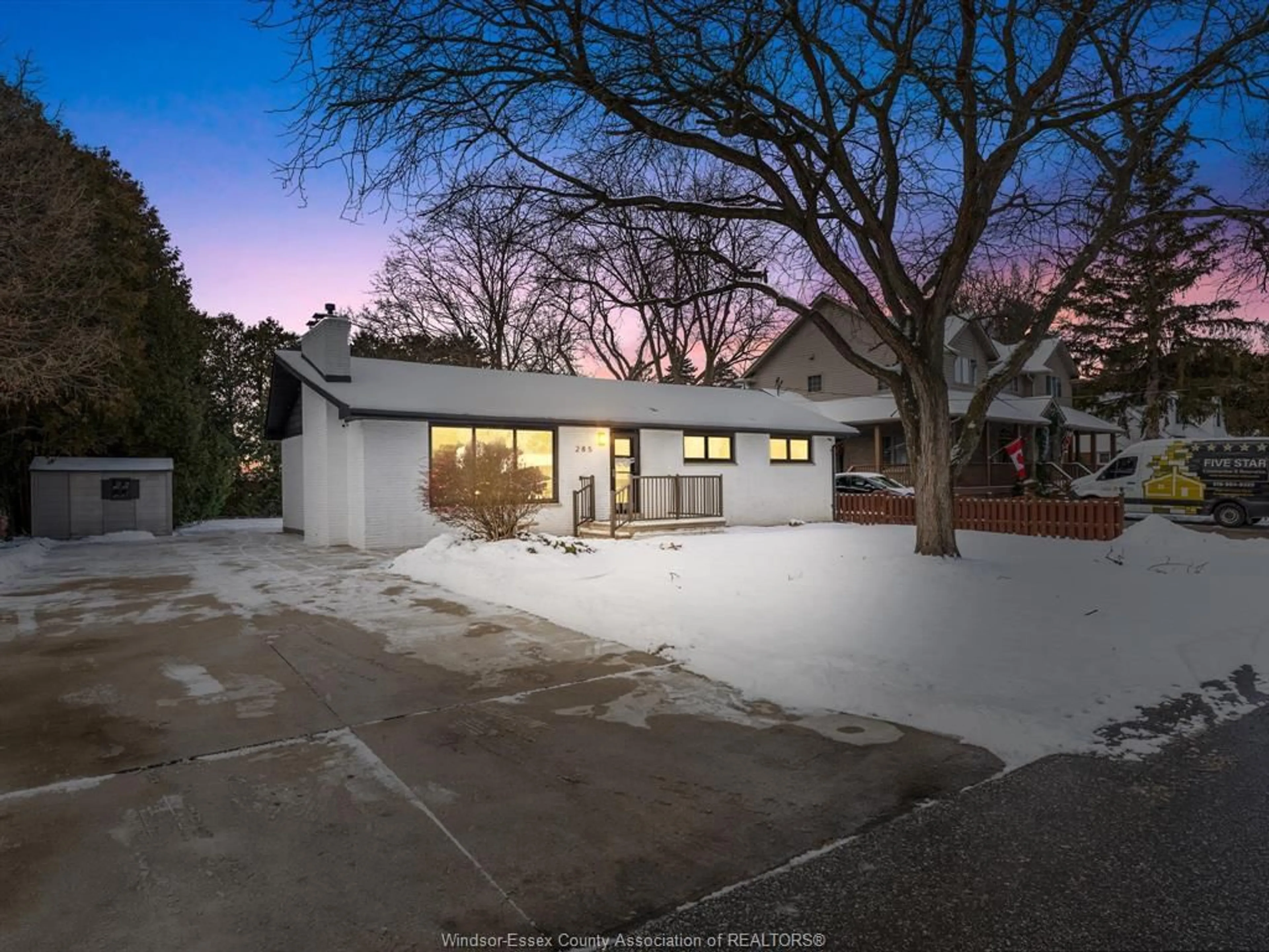 A pic from outside/outdoor area/front of a property/back of a property/a pic from drone, street for 285 Burdick Cres, Tecumseh Ontario N8N 2E7