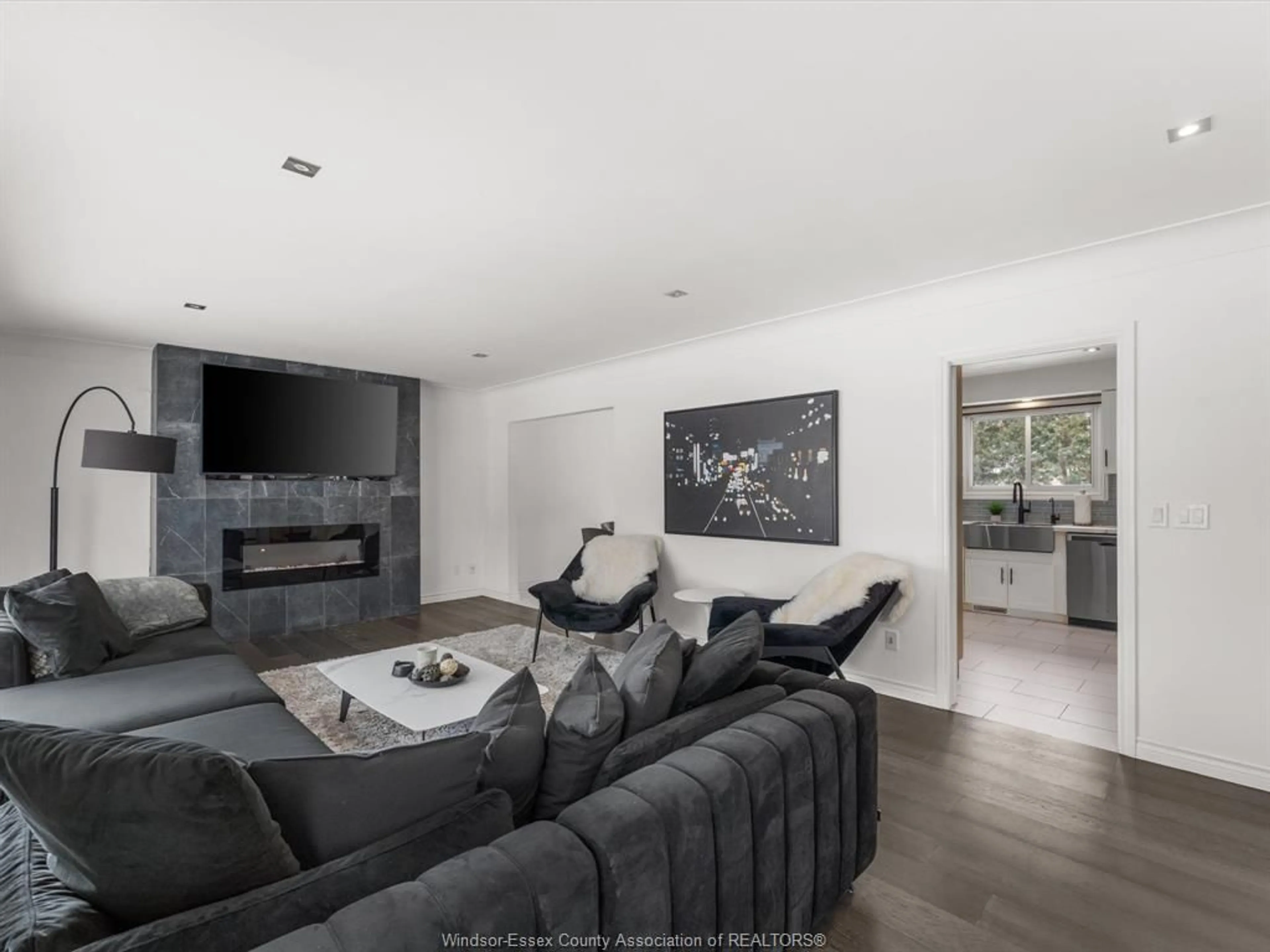 Living room with furniture, unknown for 285 Burdick Cres, Tecumseh Ontario N8N 2E7