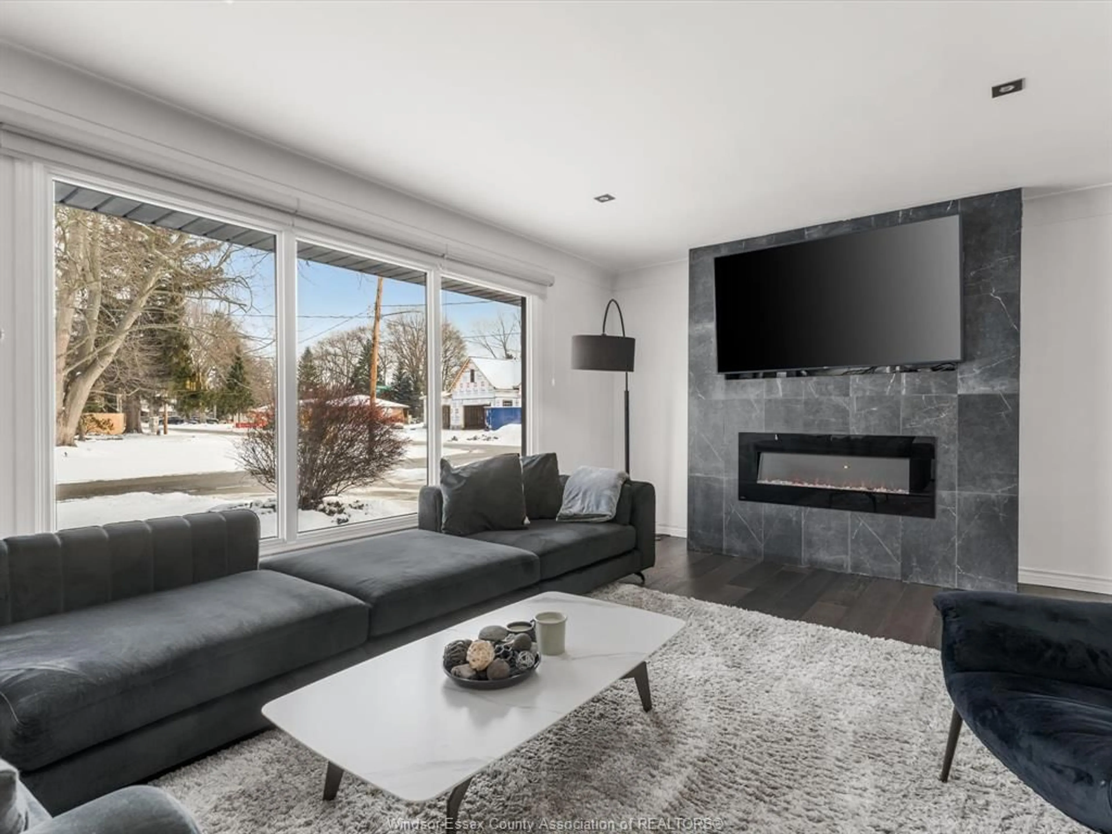 Living room with furniture, unknown for 285 Burdick Cres, Tecumseh Ontario N8N 2E7