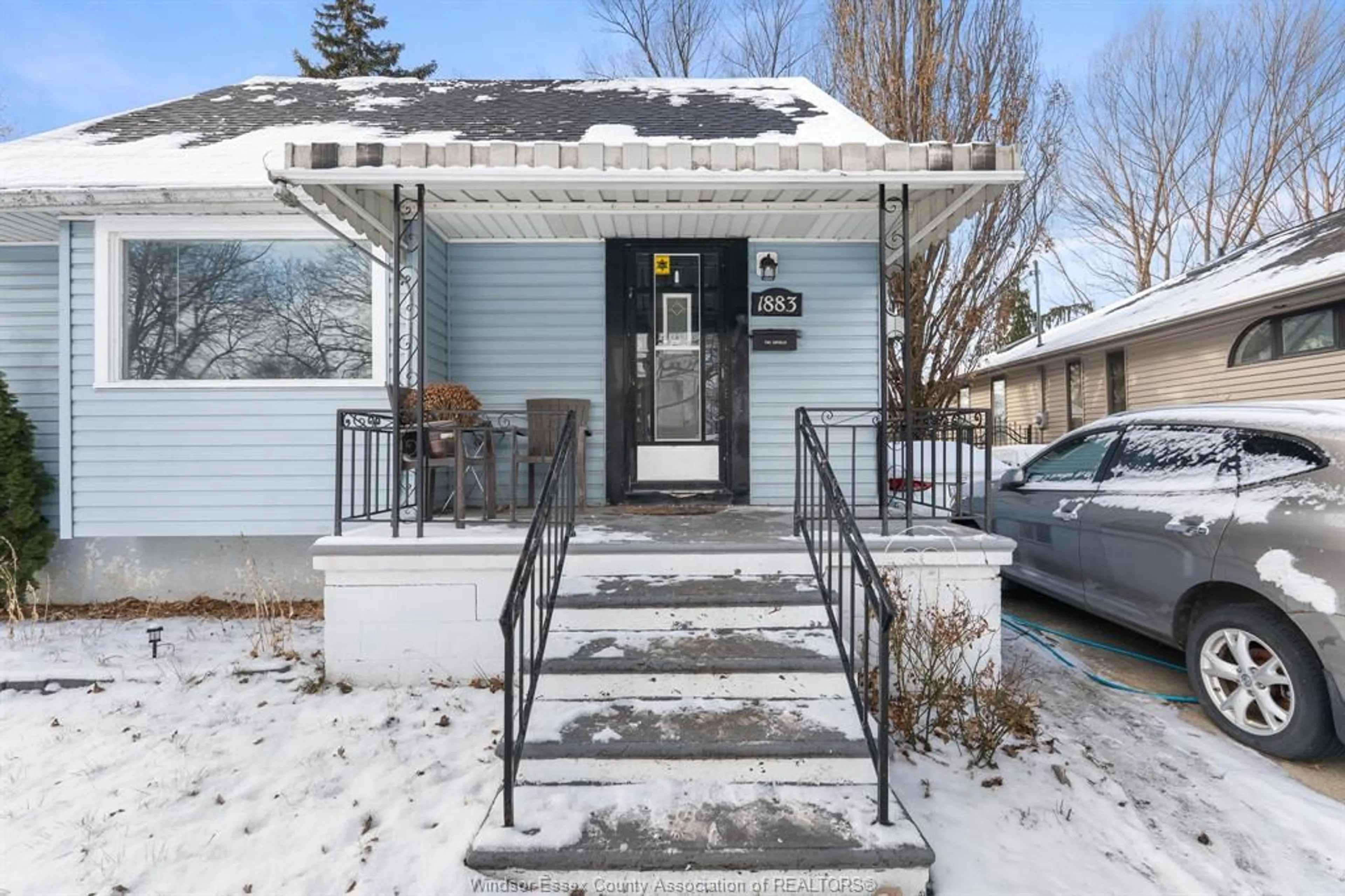 Patio, street for 1883 LARKIN RD, Windsor Ontario N8W 4G7