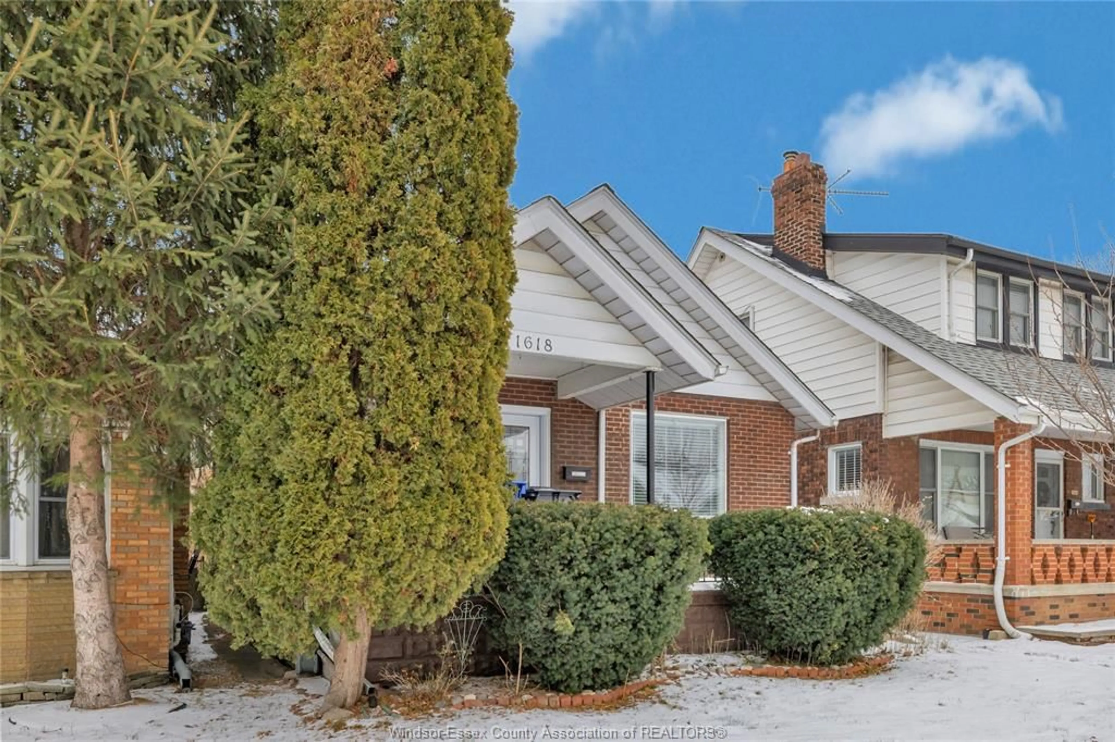 Home with brick exterior material, street for 1618 MOY Ave, Windsor Ontario N8X 3J8