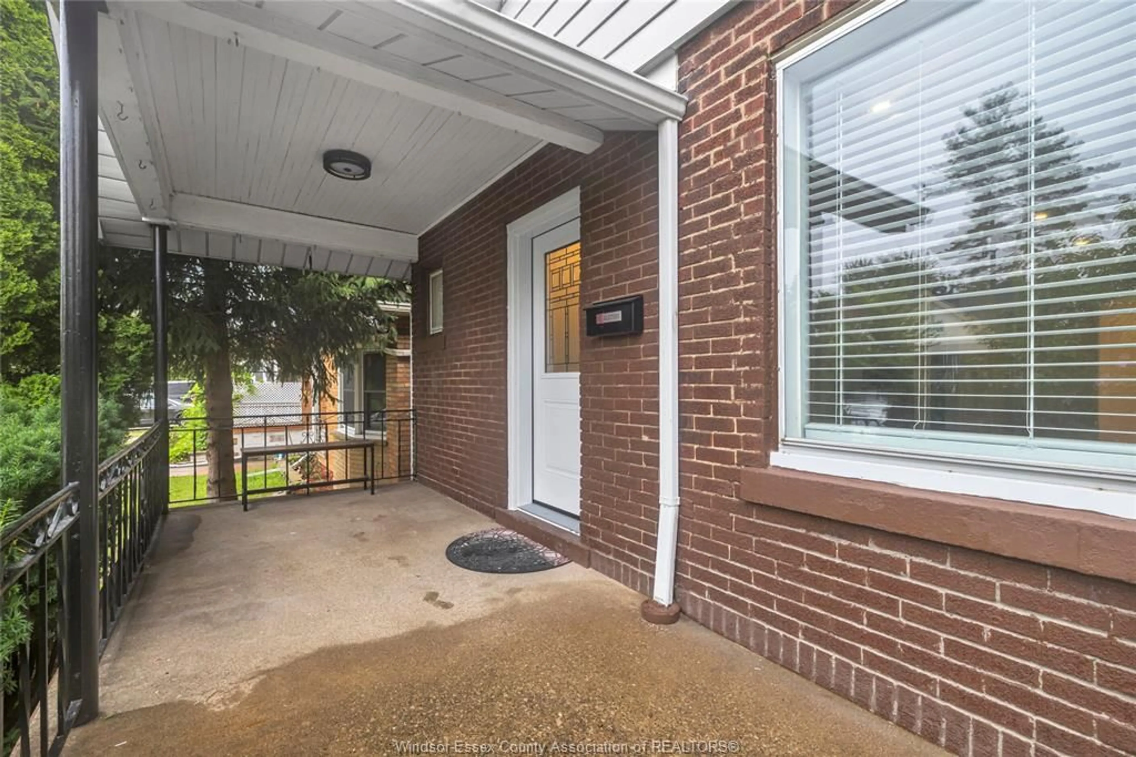 Unknown for 1618 MOY Ave, Windsor Ontario N8X 3J8