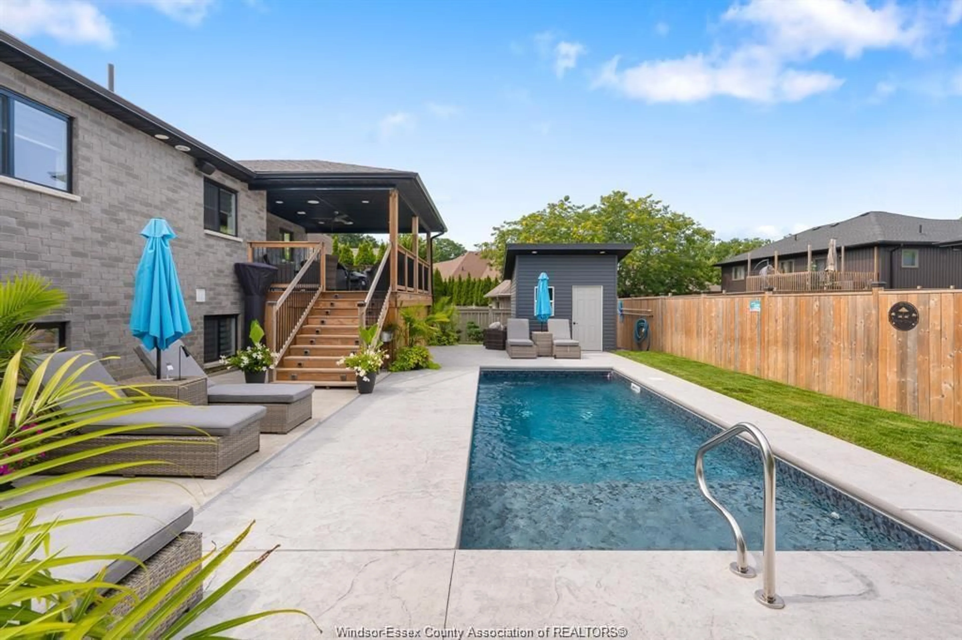 Pool for 14 PRIMROSE Dr, Kingsville Ontario N9Y 0A3