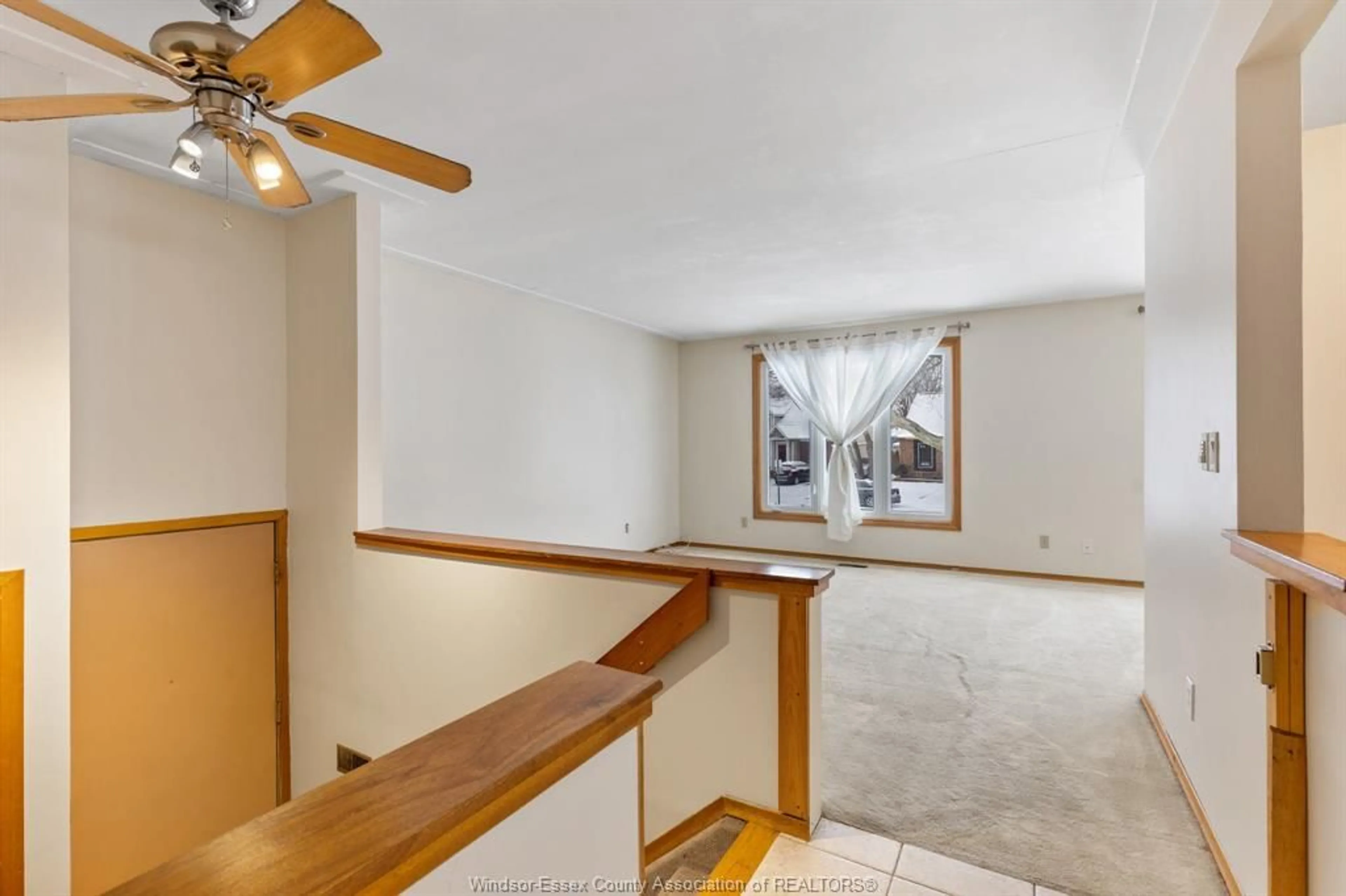 Unknown for 9663 MIDFIELD Cres, Windsor Ontario N8R 1W9