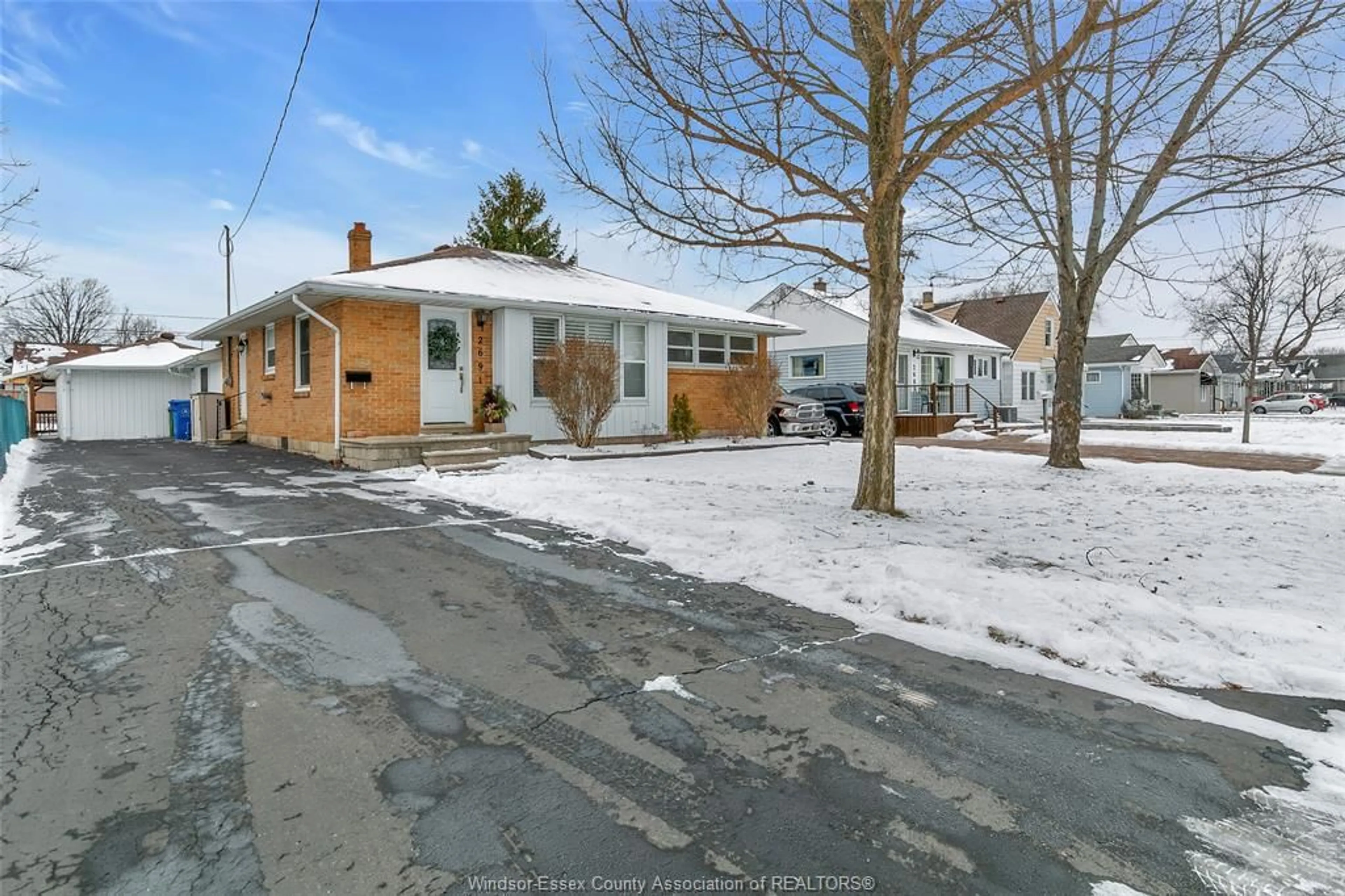 Unknown for 2691 LLOYD GEORGE Blvd, Windsor Ontario N8T 2T6