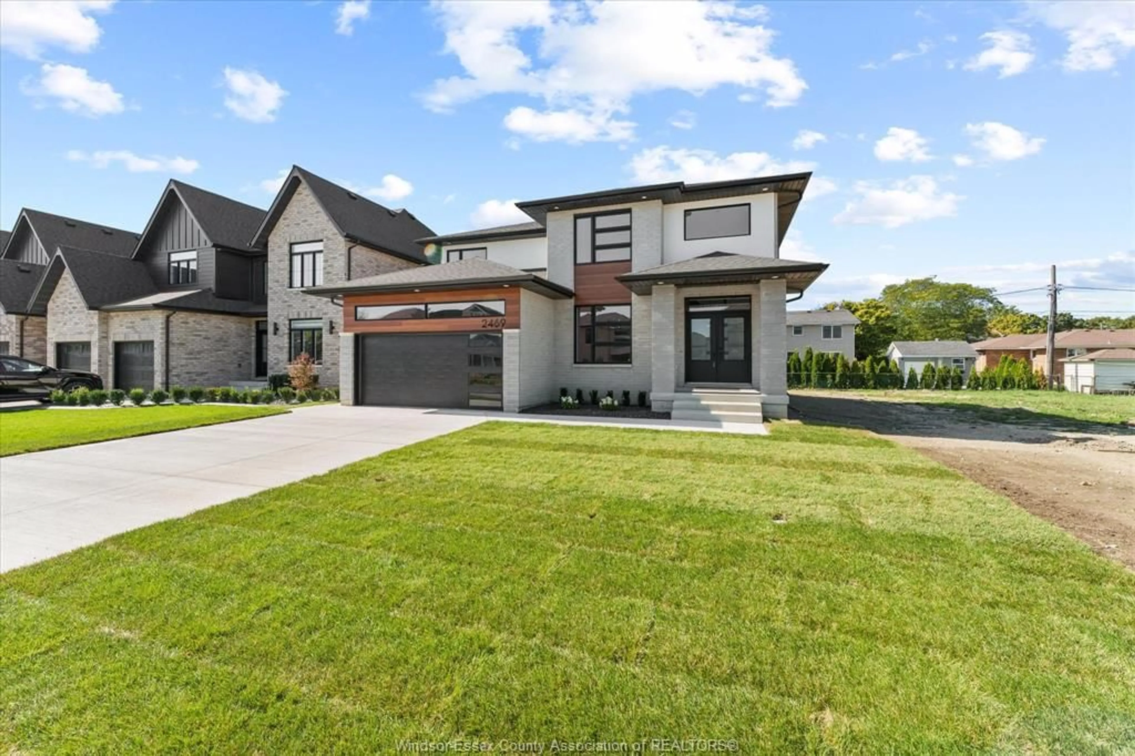 Home with brick exterior material, street for 2469 PARTINGTON Ave, Windsor Ontario N9E 0A9