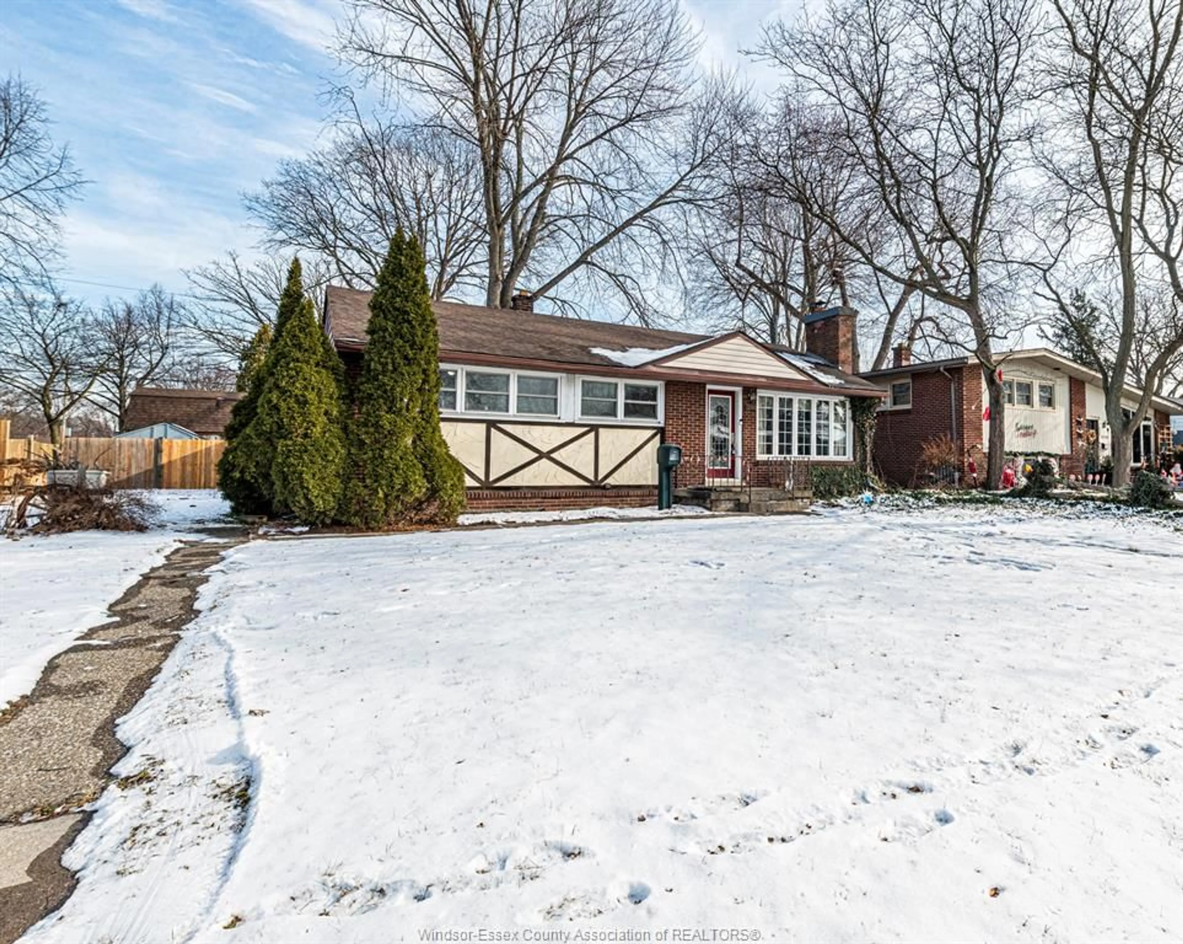 Unknown for 3200 EVERTS, Windsor Ontario N9E 2V8