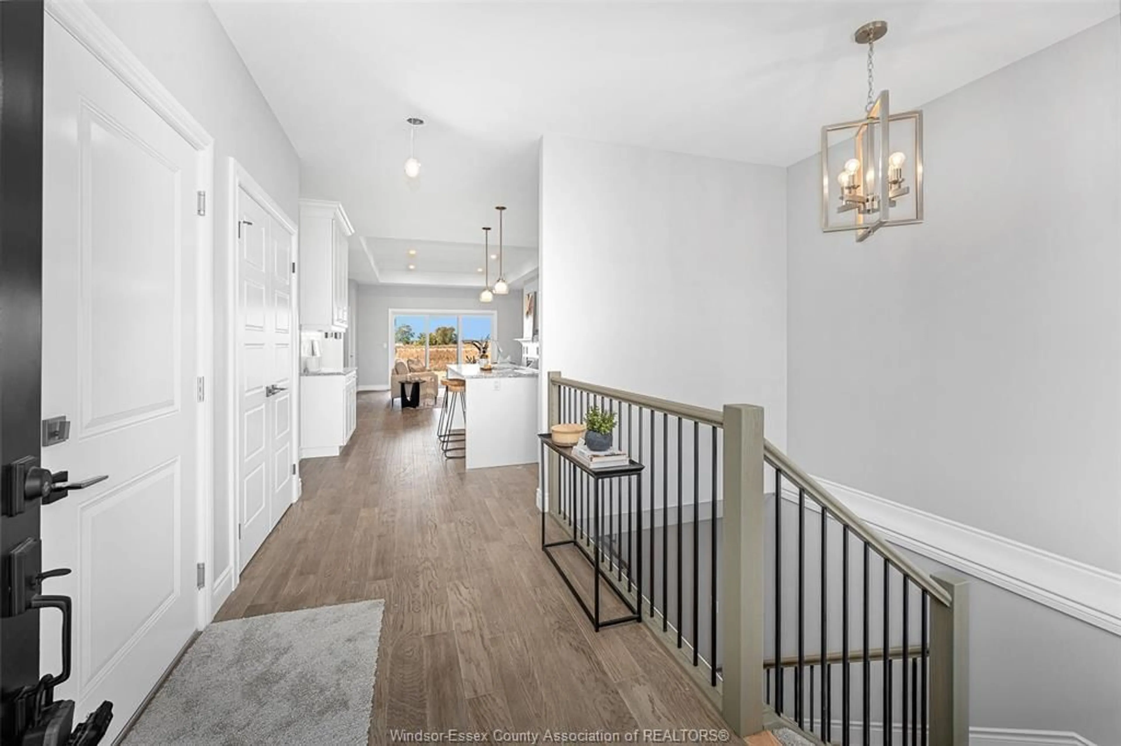 Indoor entryway for 261 WORTHINGTON Crt, Chatham Ontario N7L 0G7