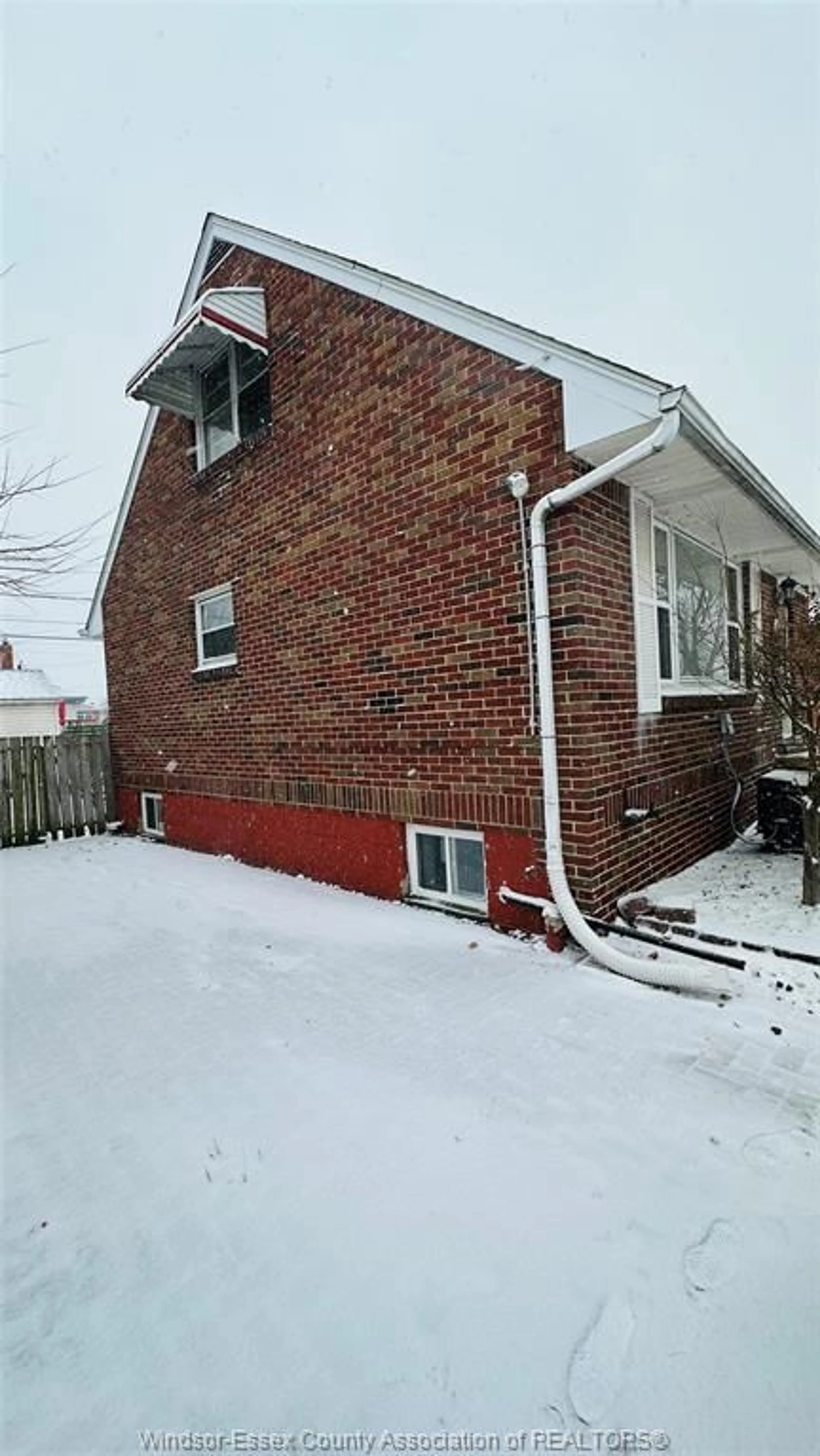 Unknown for 3519 TECUMSEH Rd, Windsor Ontario N9C 2B6