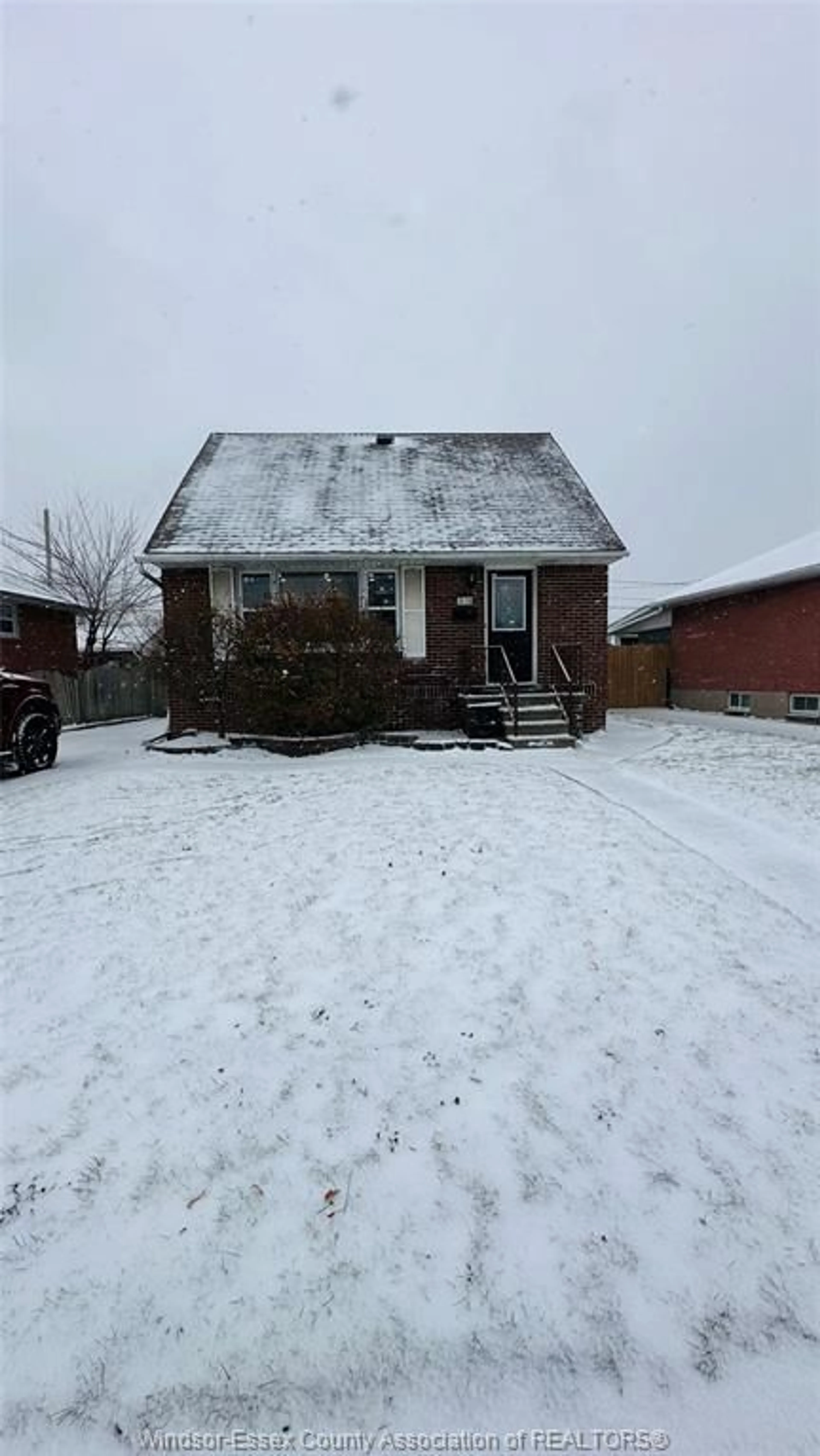 Shed for 3519 TECUMSEH Rd, Windsor Ontario N9C 2B6