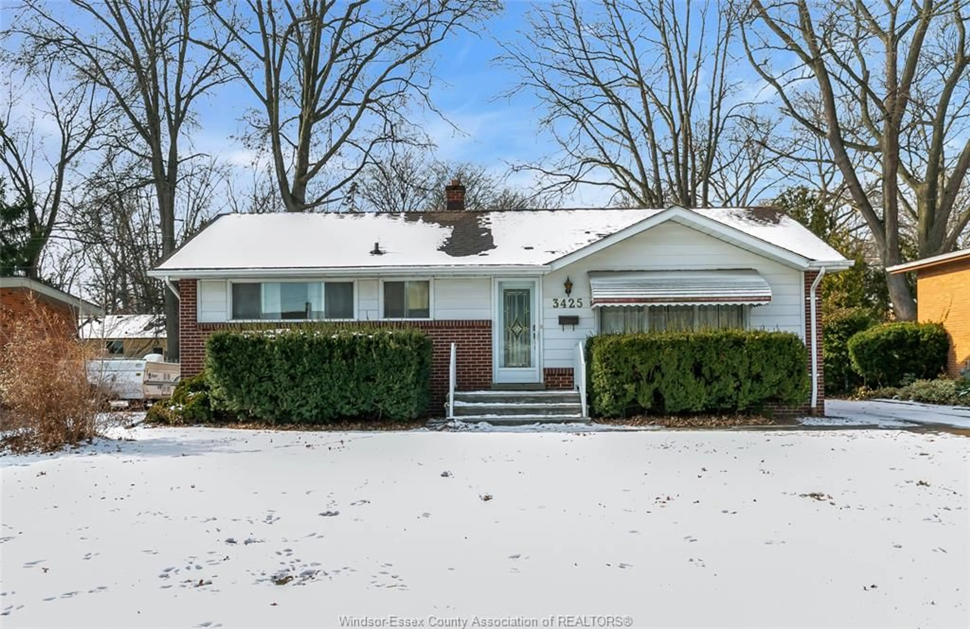 Home with vinyl exterior material, street for 3425 RANKIN, Windsor Ontario N9E 3C4