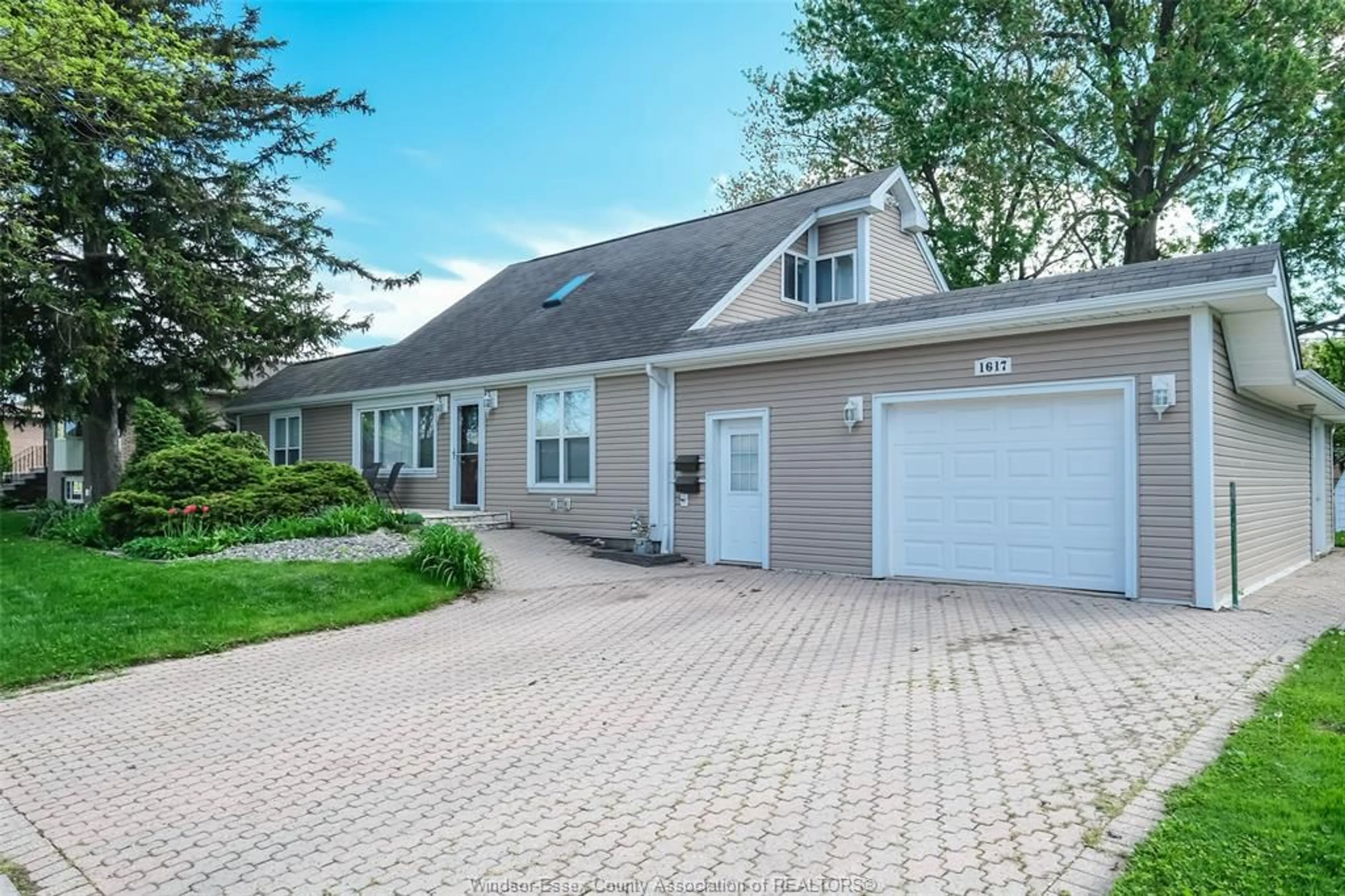 Unknown for 1617 MARK Ave, Windsor Ontario N9B 3G5