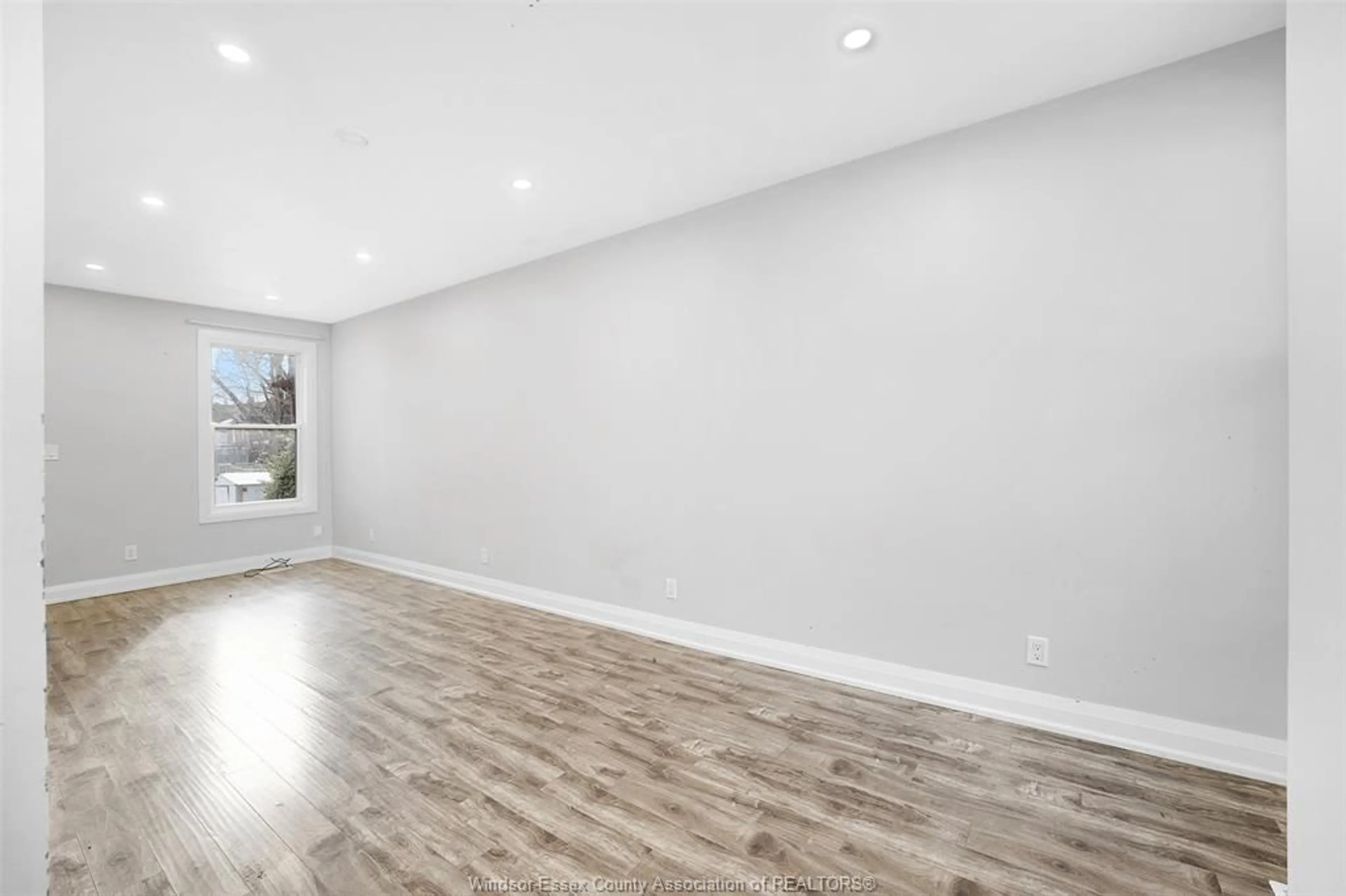 A pic of a room for 1657 MARTINDALE, Windsor Ontario N9B 1G7