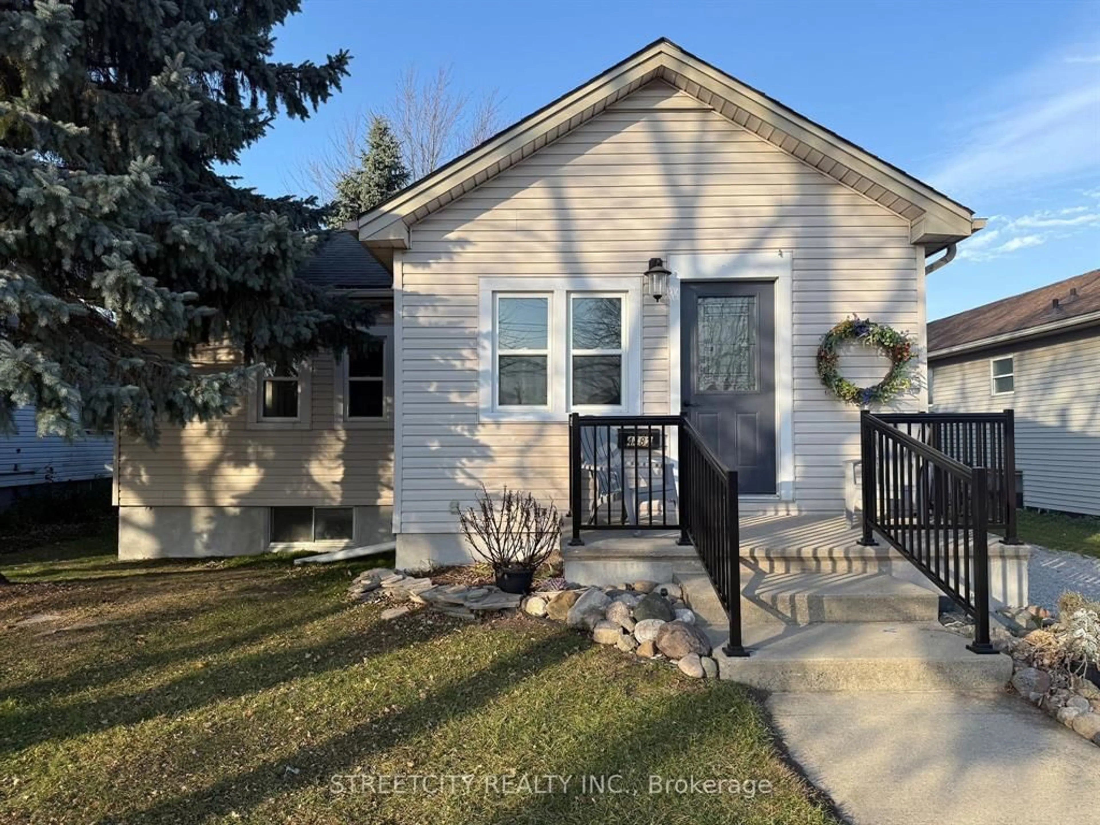 Home with vinyl exterior material, street for 4482 Petrolia Line, Petrolia Ontario N0N 1R0