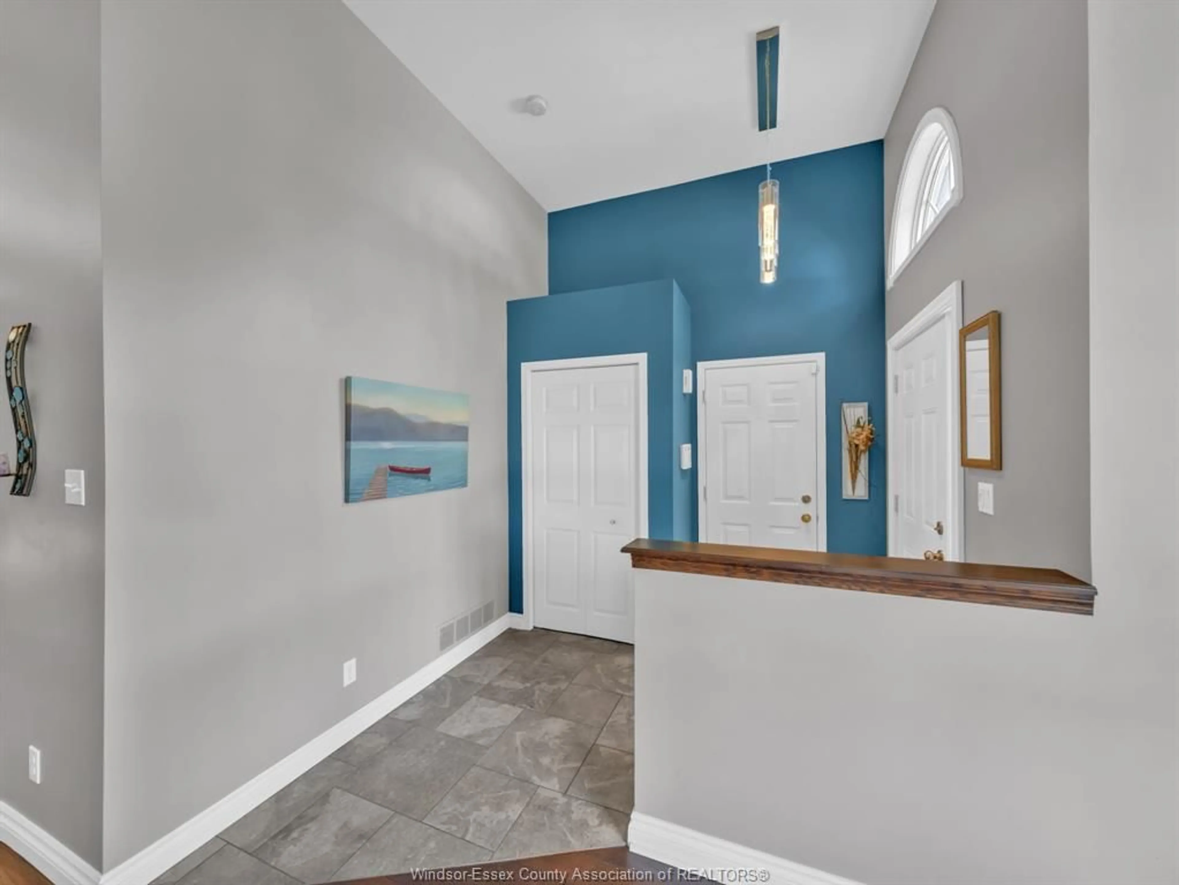 Indoor entryway for 1046 Rendezvous, Windsor Ontario N8P 1K6