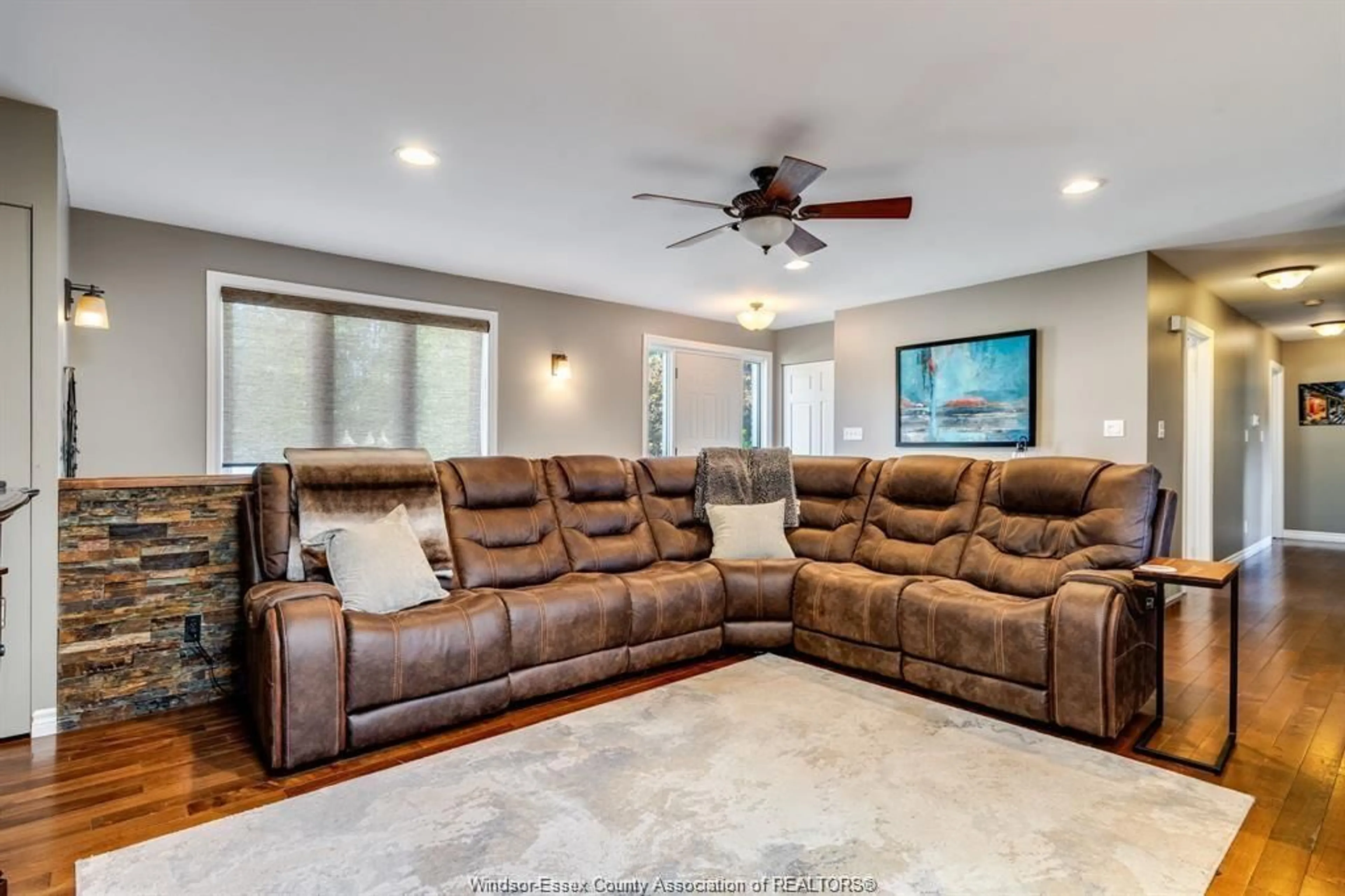 Home theater for 1631 CHERRYWOOD Dr, Lakeshore Ontario N0R 1A0