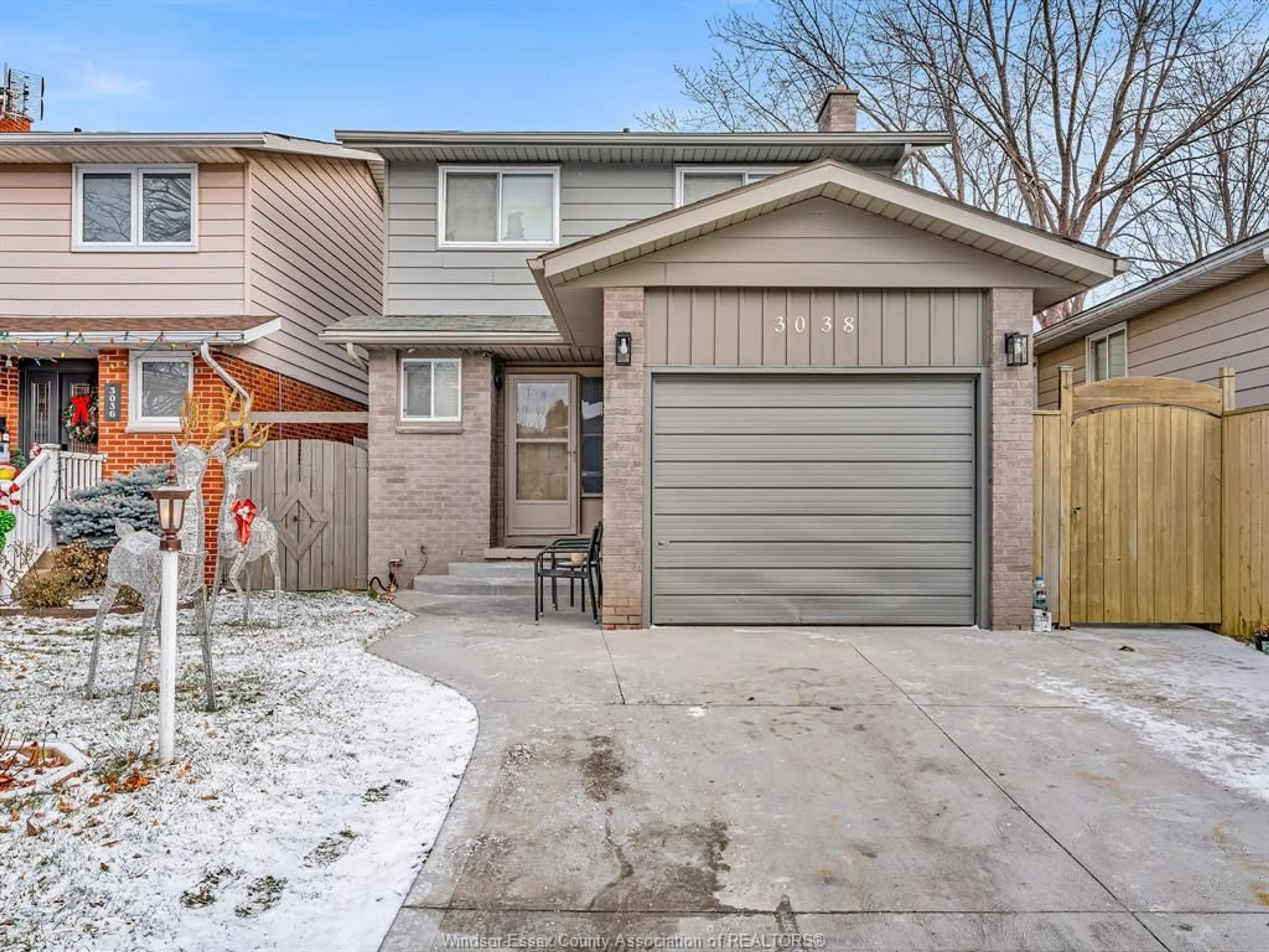 Home with brick exterior material, street for 3038 BRIMLEY, Windsor Ontario N8R 1M2