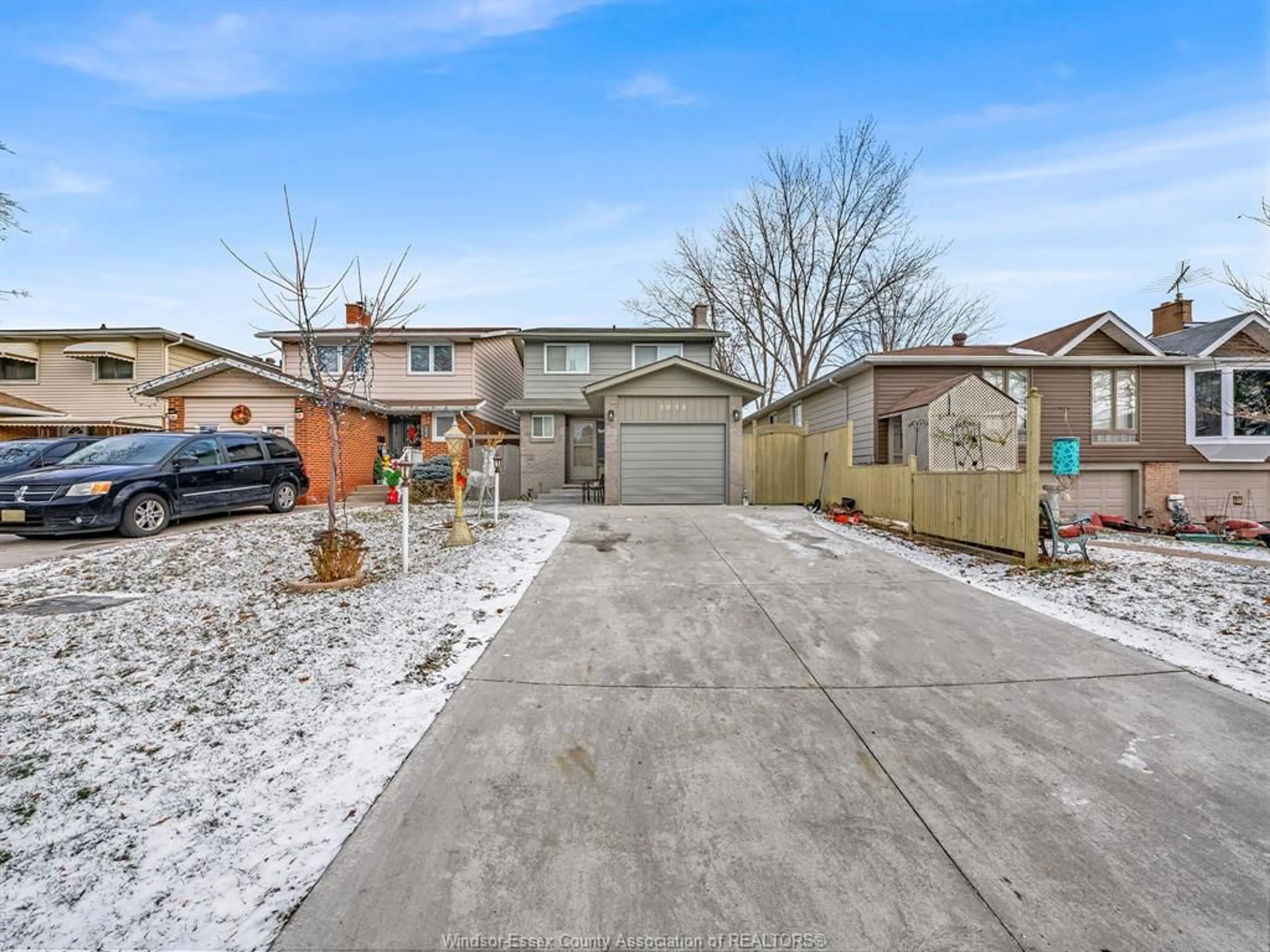 A pic from outside/outdoor area/front of a property/back of a property/a pic from drone, street for 3038 BRIMLEY, Windsor Ontario N8R 1M2