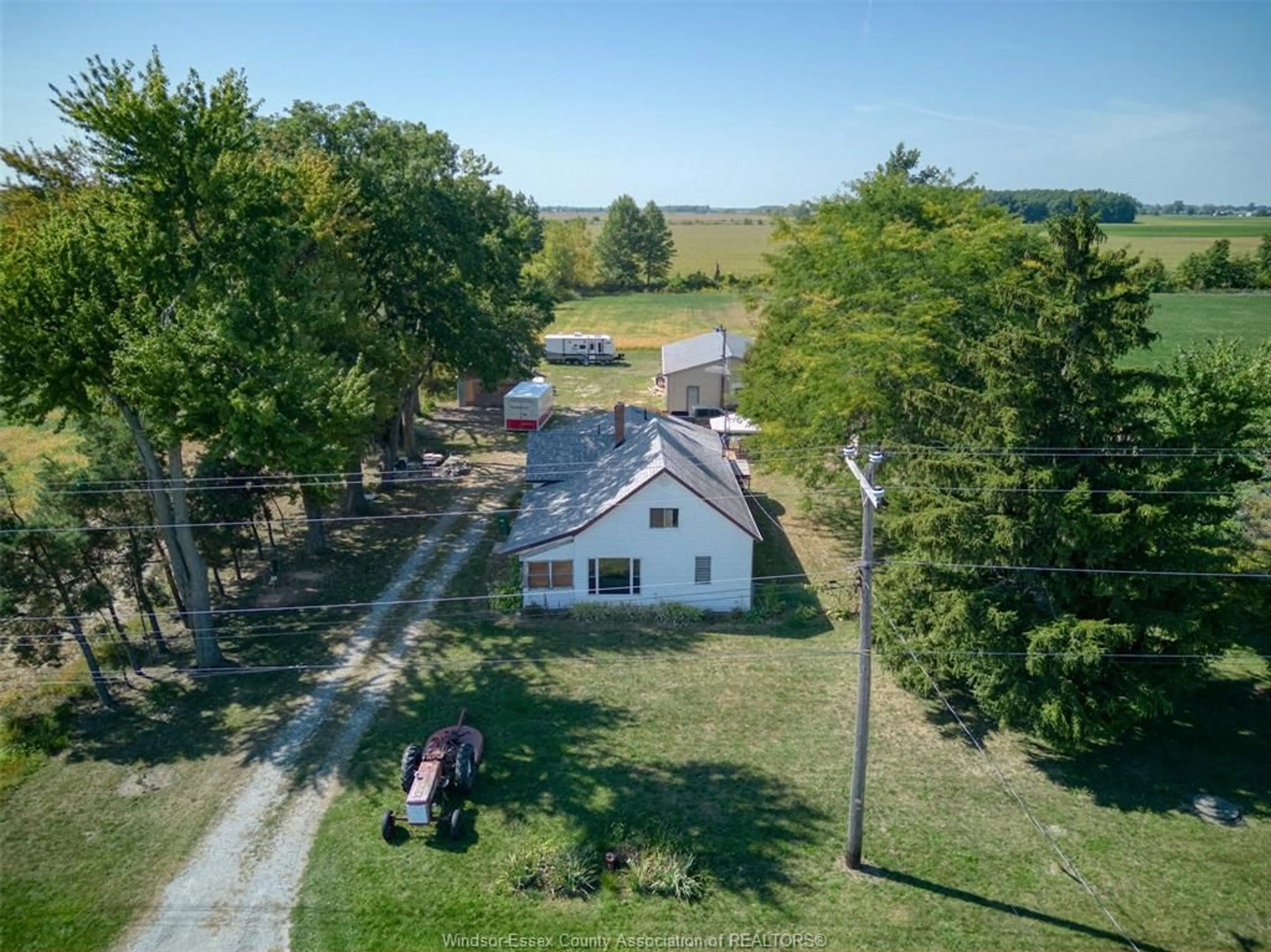 A pic from outside/outdoor area/front of a property/back of a property/a pic from drone, water/lake/river/ocean view for 3119 DIVISION Rd, Kingsville Ontario N0R 1B0