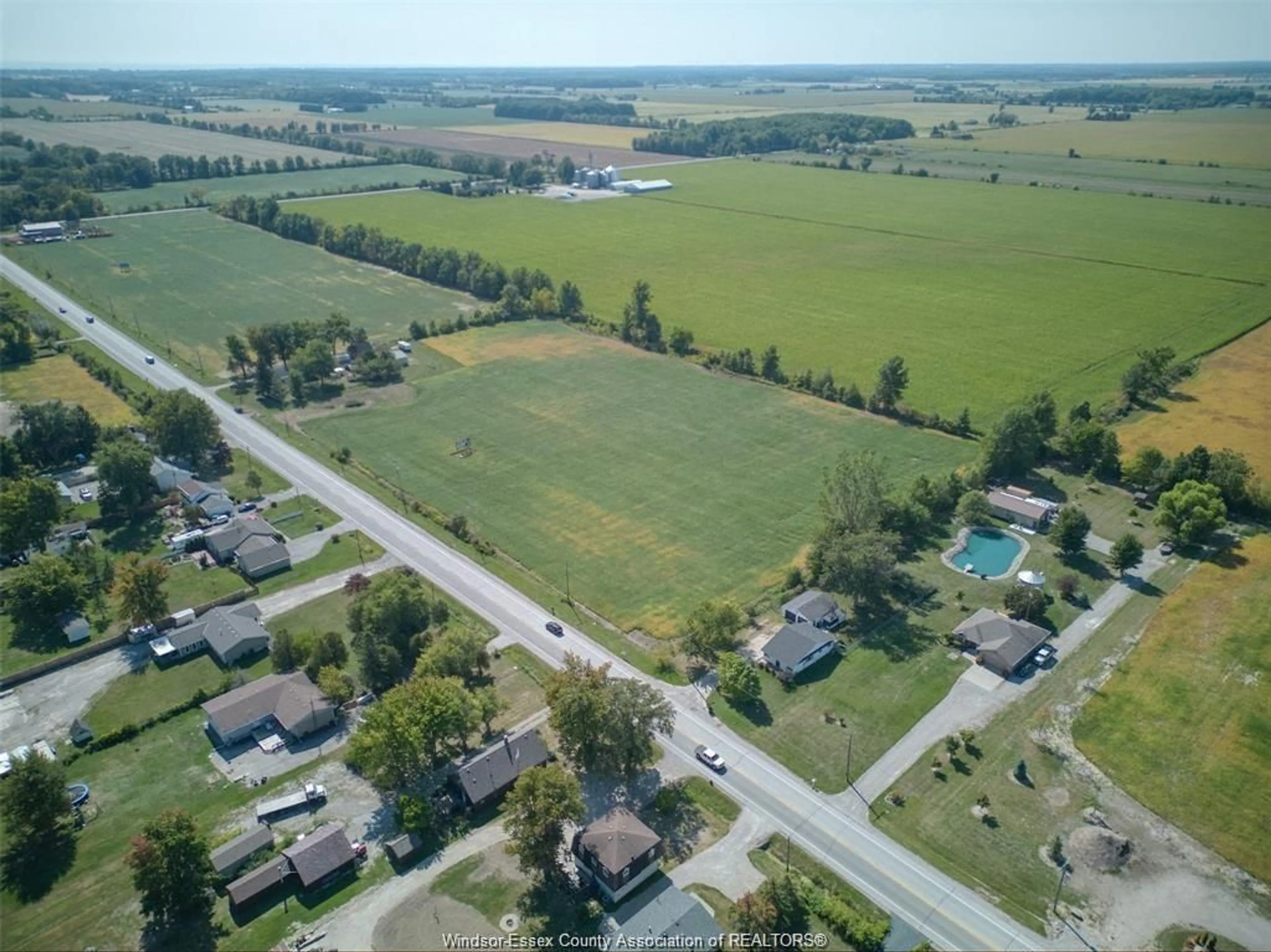 A pic from outside/outdoor area/front of a property/back of a property/a pic from drone, street for 3119 DIVISION Rd, Kingsville Ontario N0R 1B0