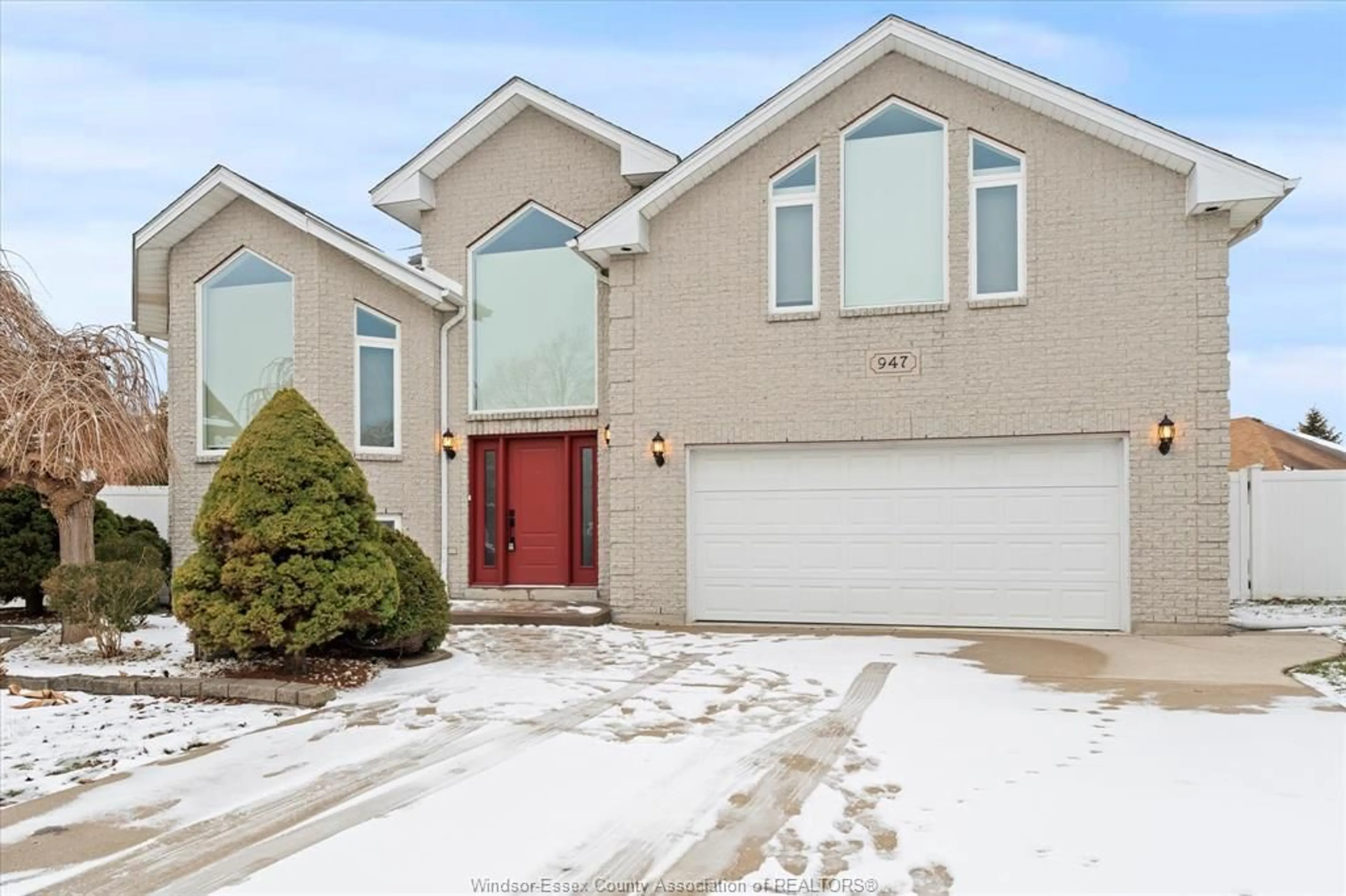 Unknown for 947 GRANTHAM CRT, Windsor Ontario N9G 2S9