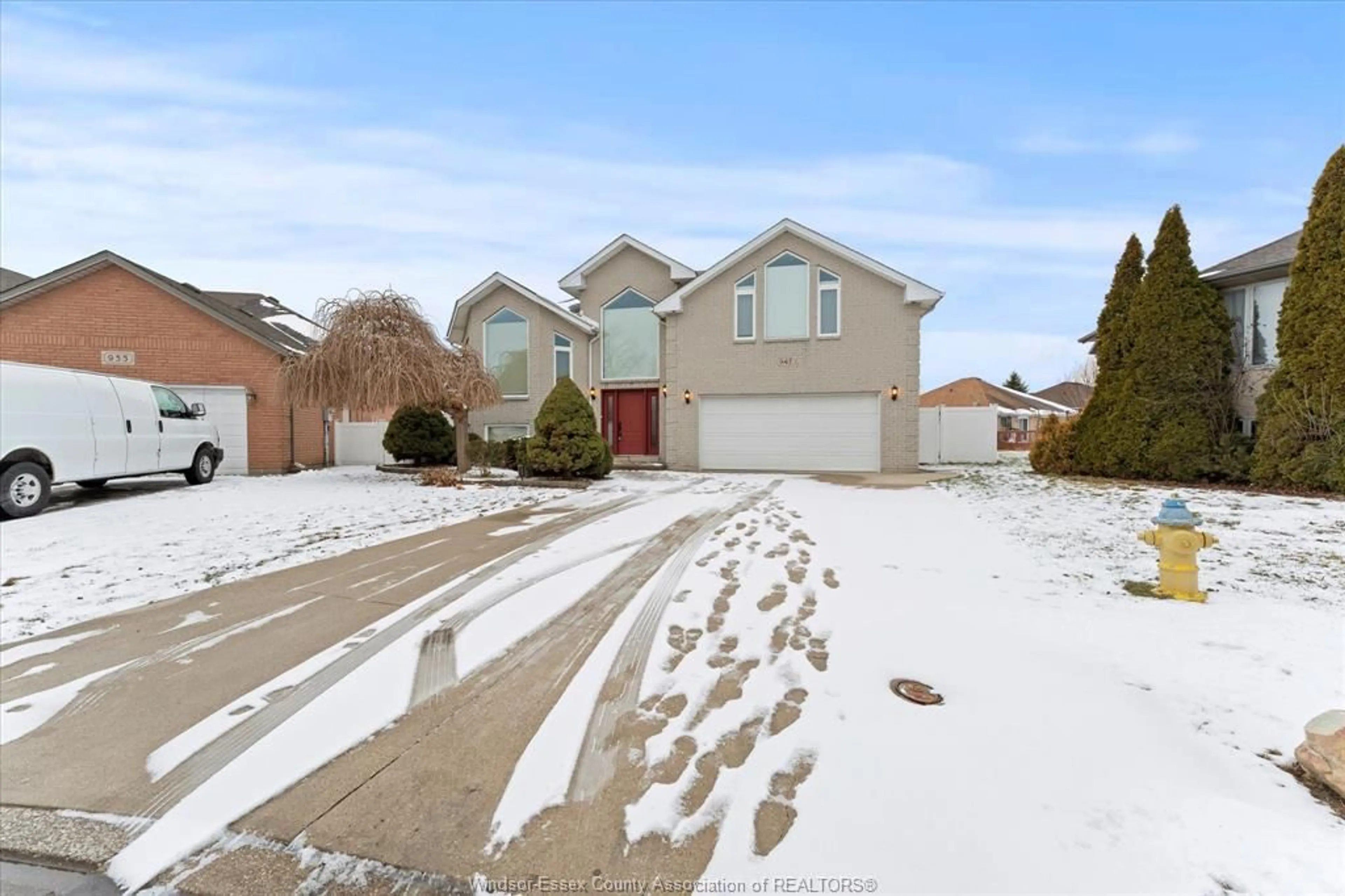 Unknown for 947 GRANTHAM CRT, Windsor Ontario N9G 2S9