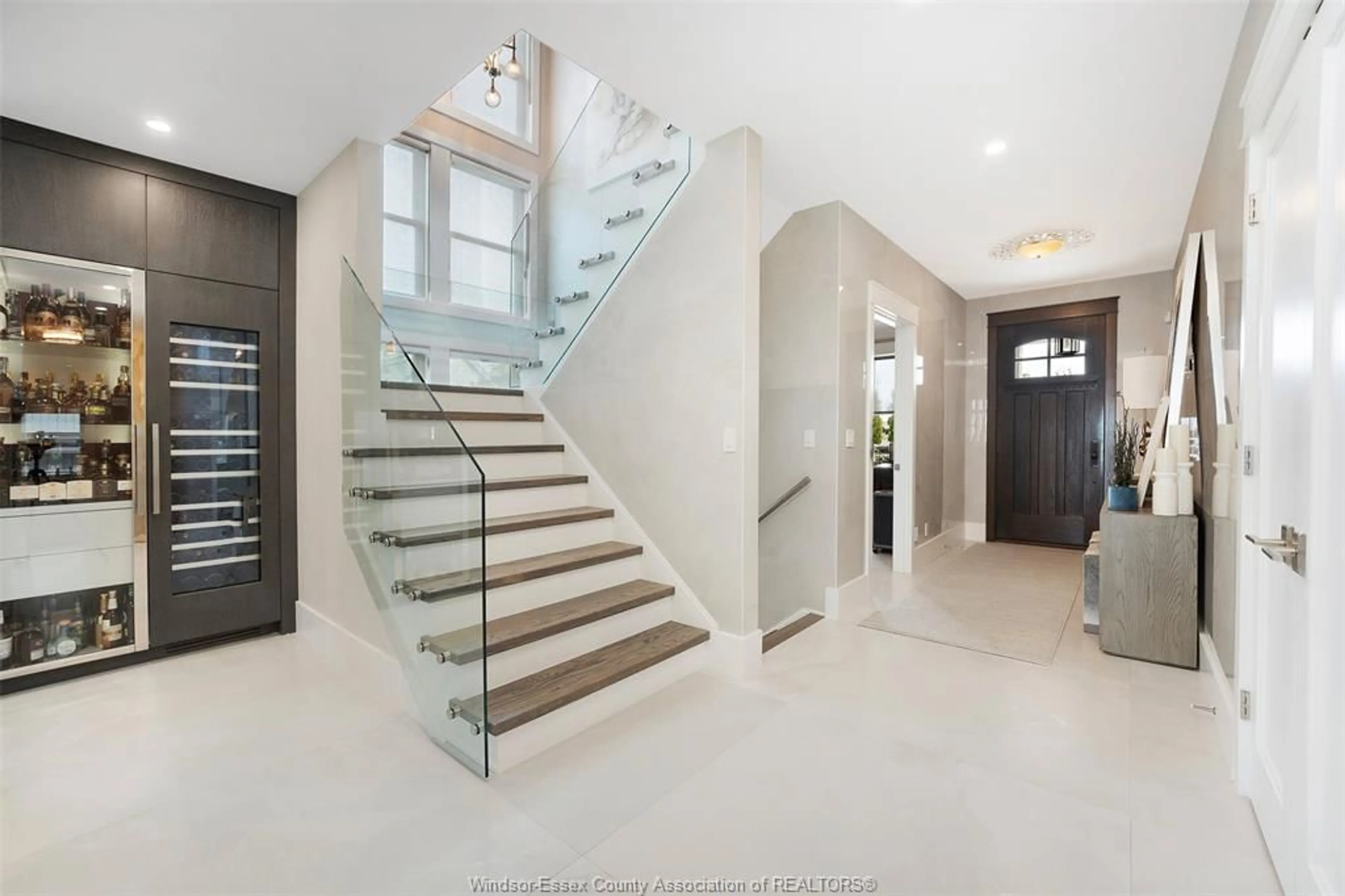 Unknown for 11770 RIVERSIDE Dr, Windsor Ontario N8P 1A6