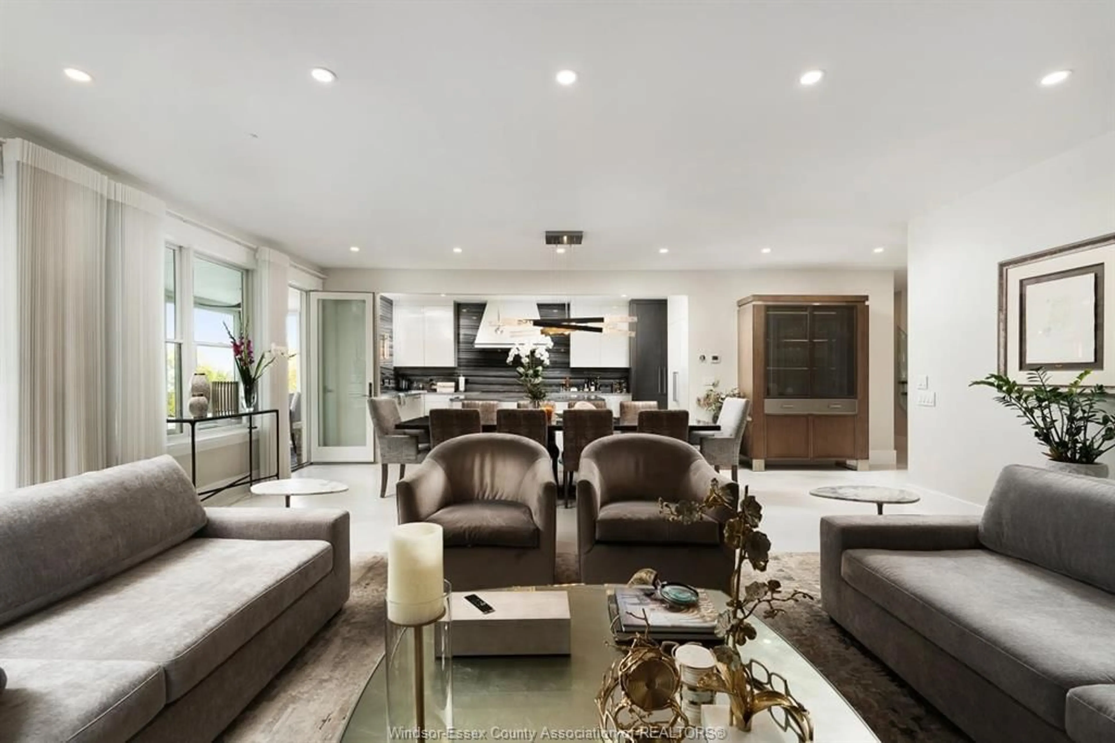 Unknown for 11770 RIVERSIDE Dr, Windsor Ontario N8P 1A6