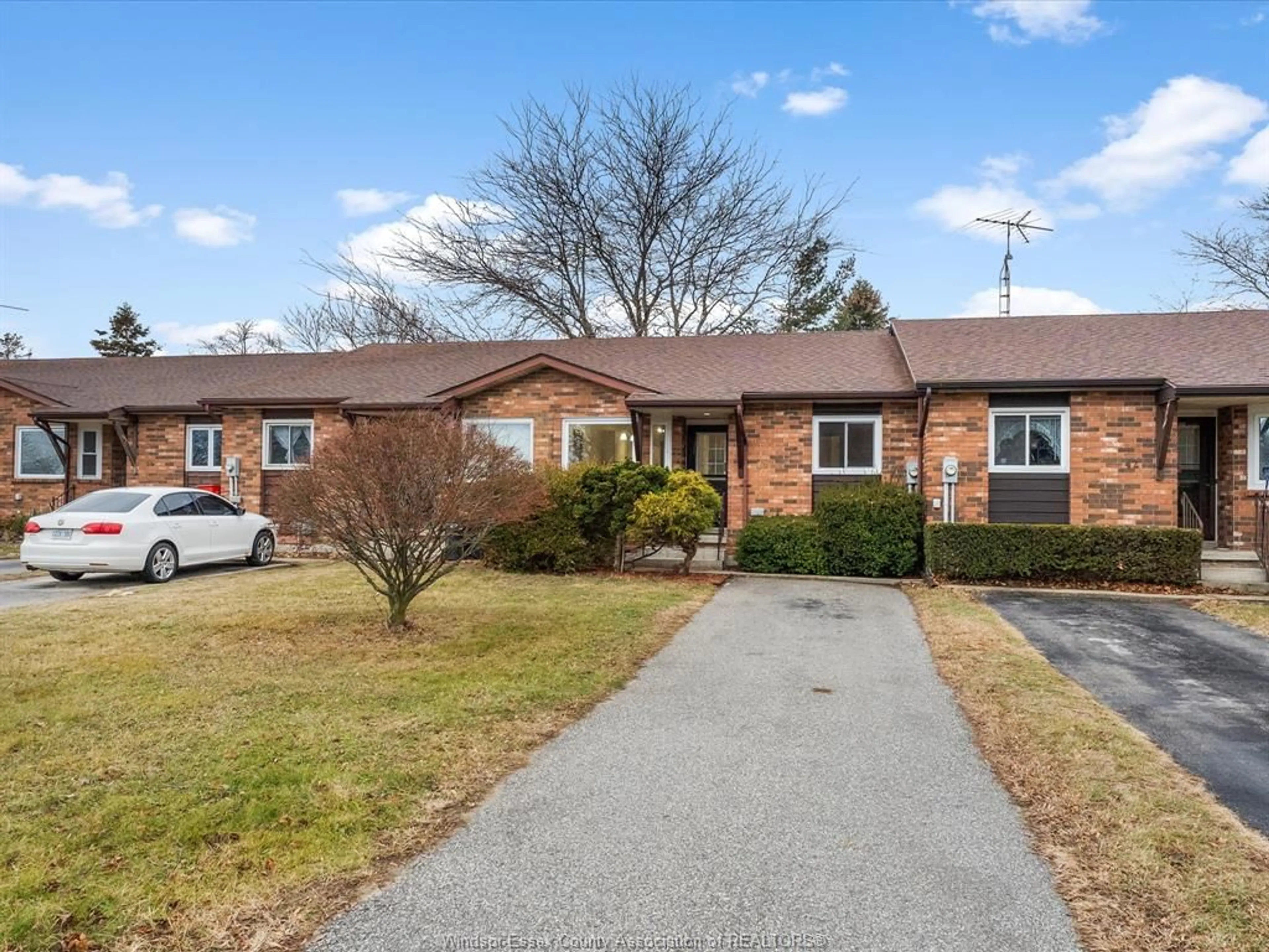 Home with brick exterior material, street for 40 Remark Dr, Kingsville Ontario N9Y 3X6