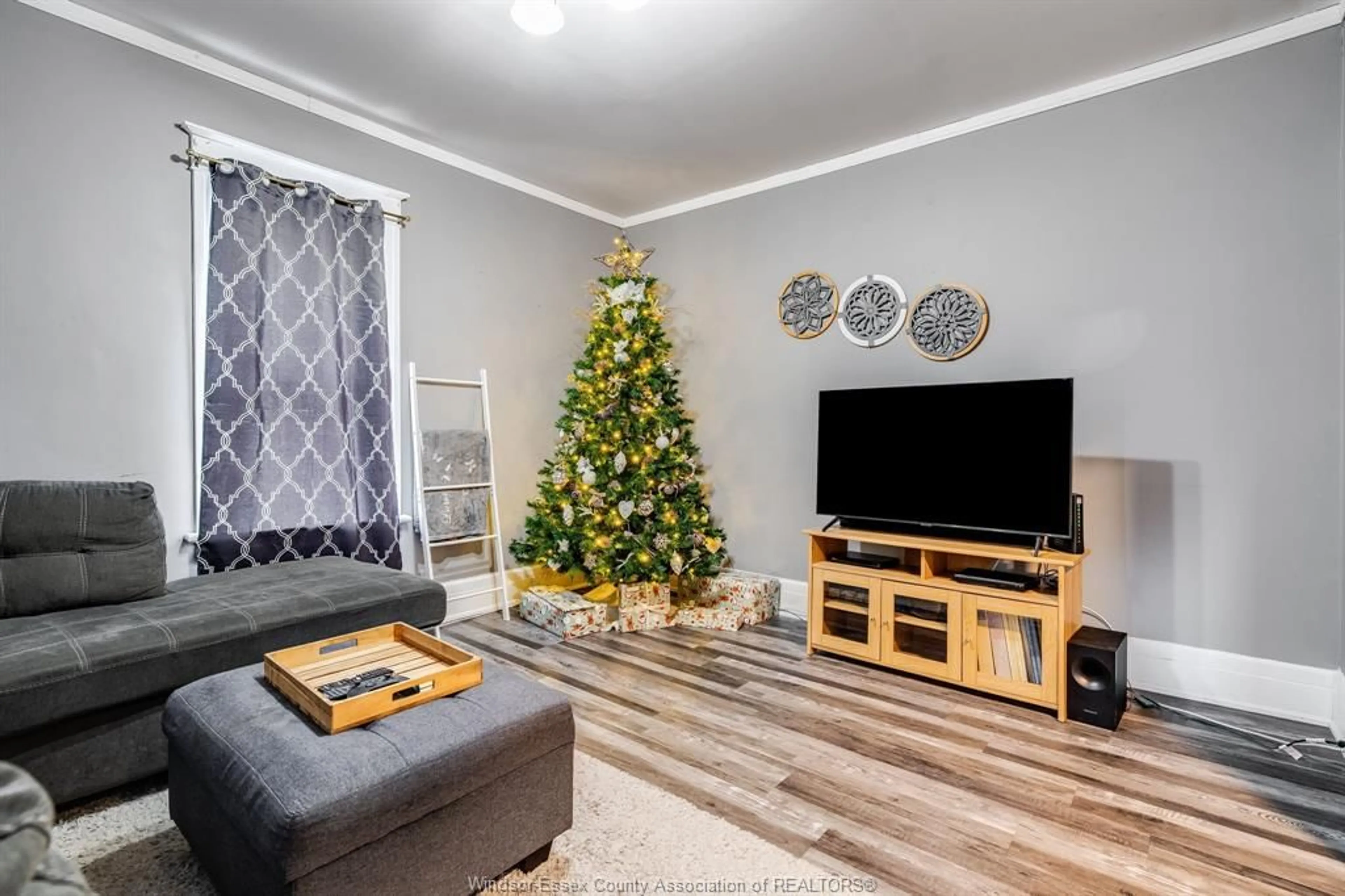 Living room with furniture, unknown for 20 Churchill Ave, Leamington Ontario N8H 3R4