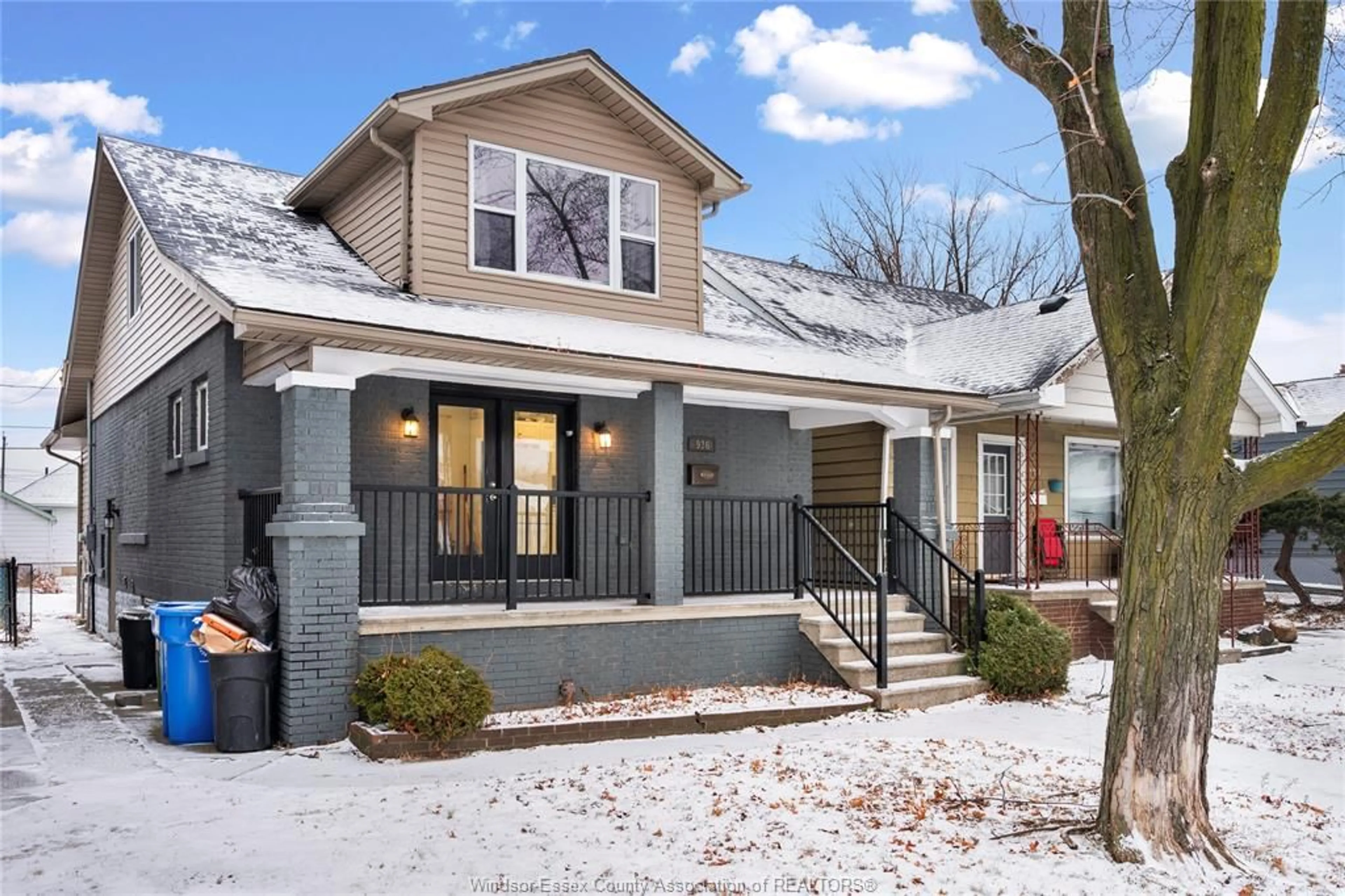 Home with brick exterior material, street for 926 Curry Avenue, Windsor Ontario N9B 2C5
