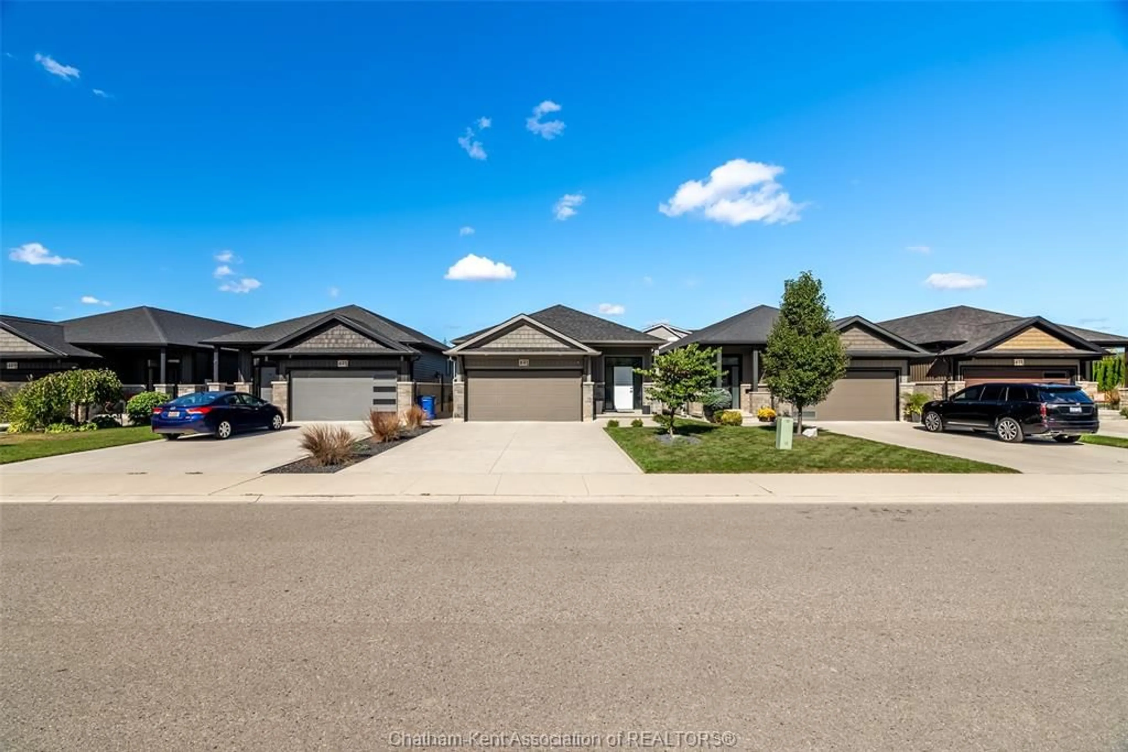 A pic from outside/outdoor area/front of a property/back of a property/a pic from drone, street for 21 Cabot Trail, Chatham Ontario N7L 0A4