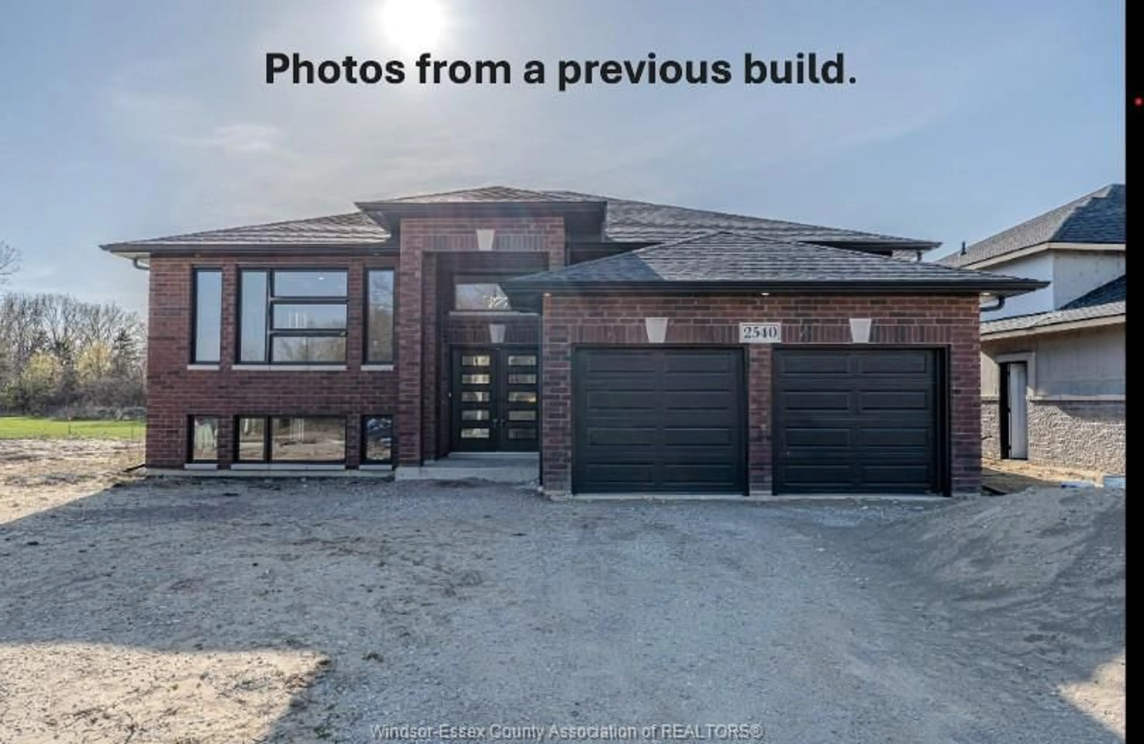 A pic from outside/outdoor area/front of a property/back of a property/a pic from drone, building for 120 BLOOMINGTON, Chatham Ontario N7L 0H3