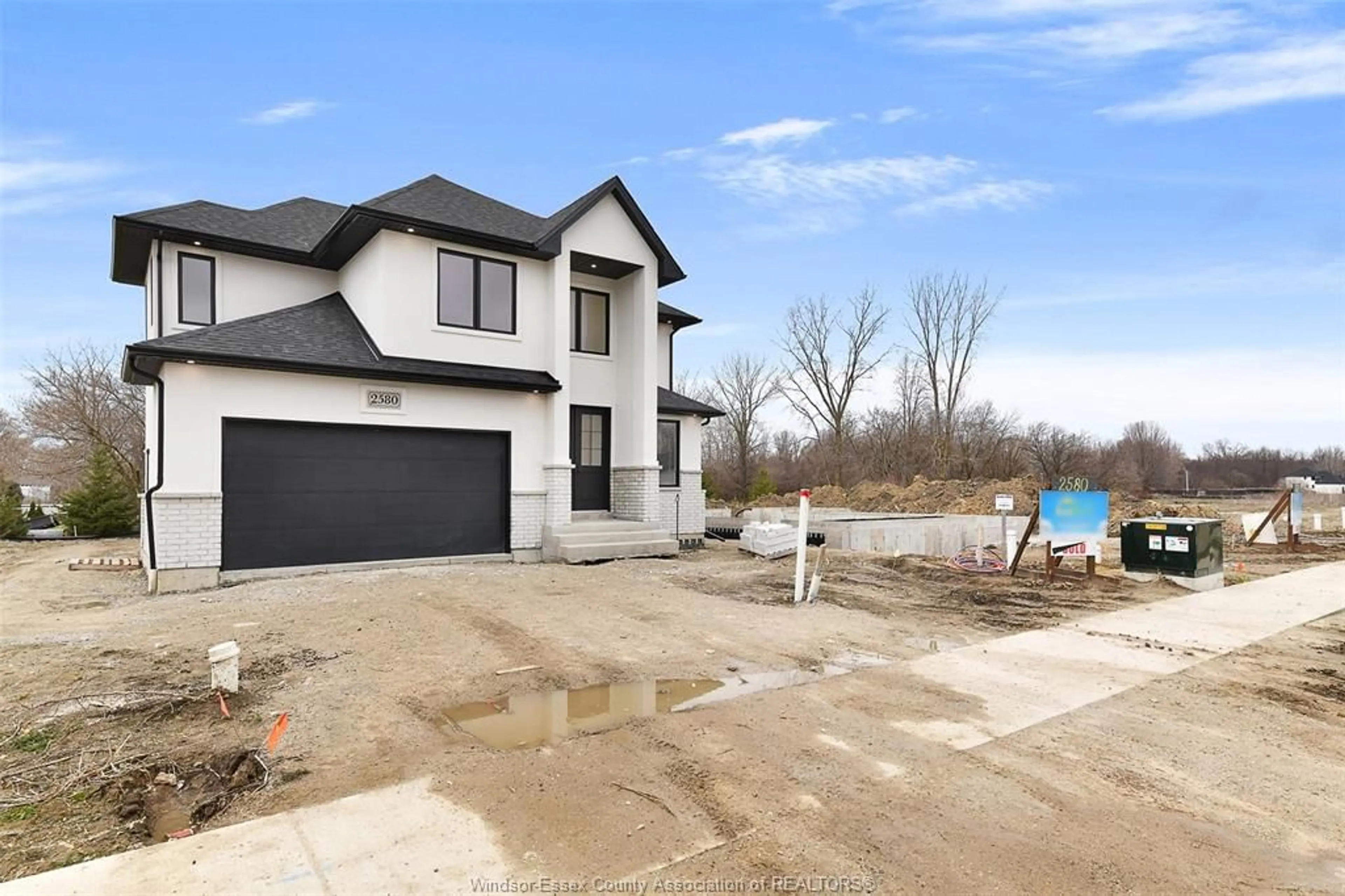 Unknown for 2584 MAYFAIR, LaSalle Ontario N9J 2M6