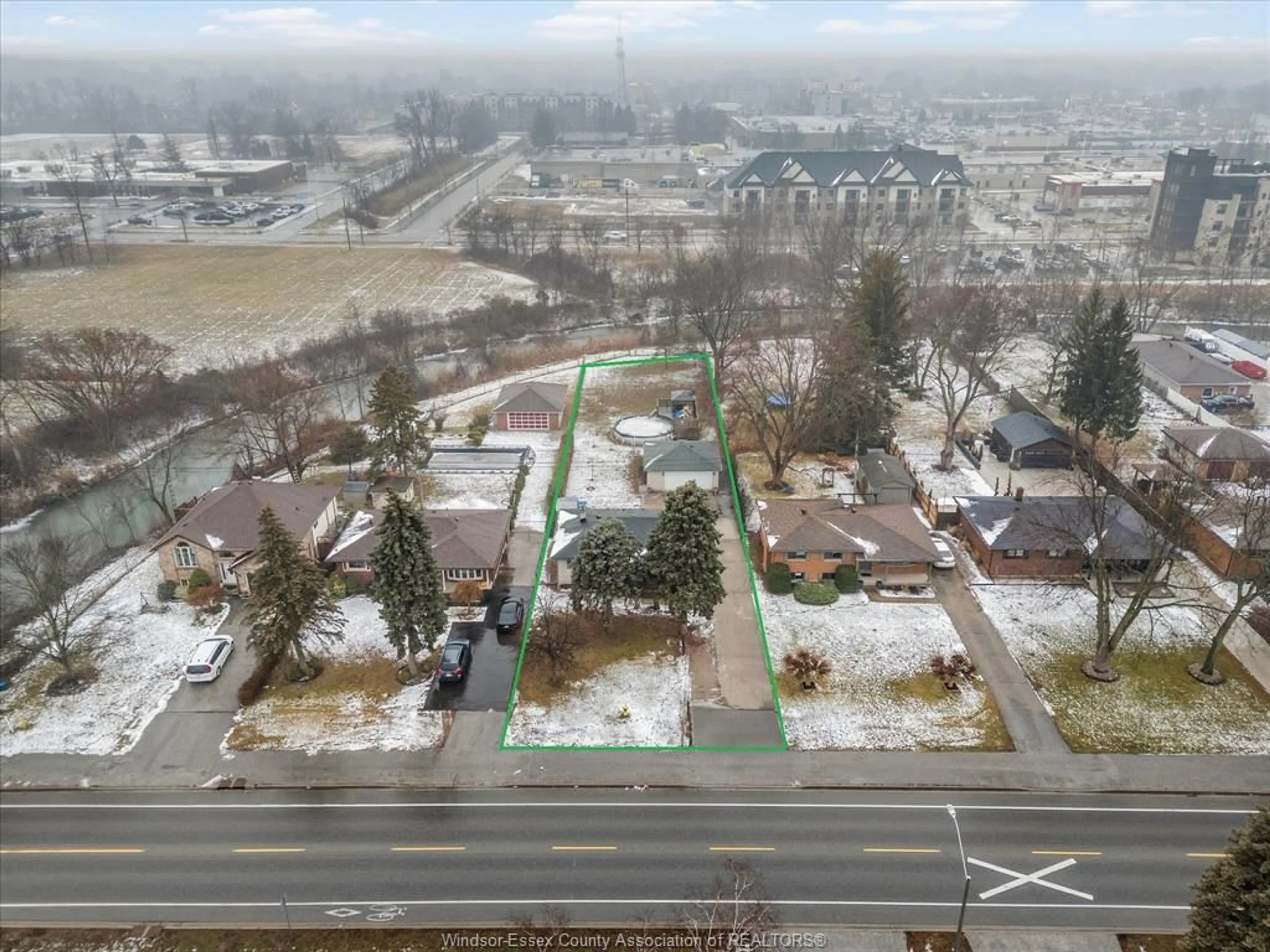 A pic from outside/outdoor area/front of a property/back of a property/a pic from drone, street for 1925 TODD LANE, LaSalle Ontario N9H 1J6