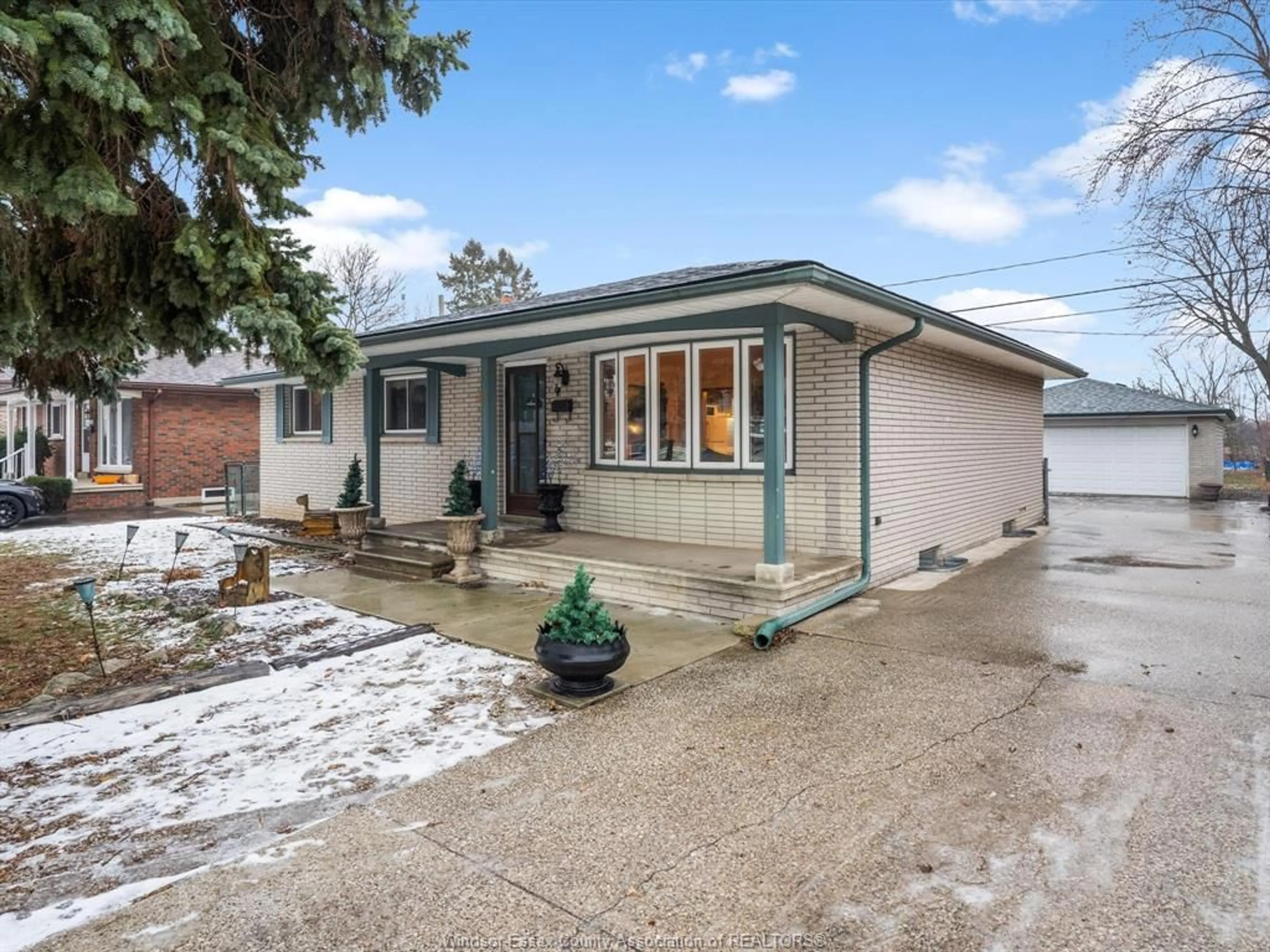 Unknown for 1925 TODD LANE, LaSalle Ontario N9H 1J6