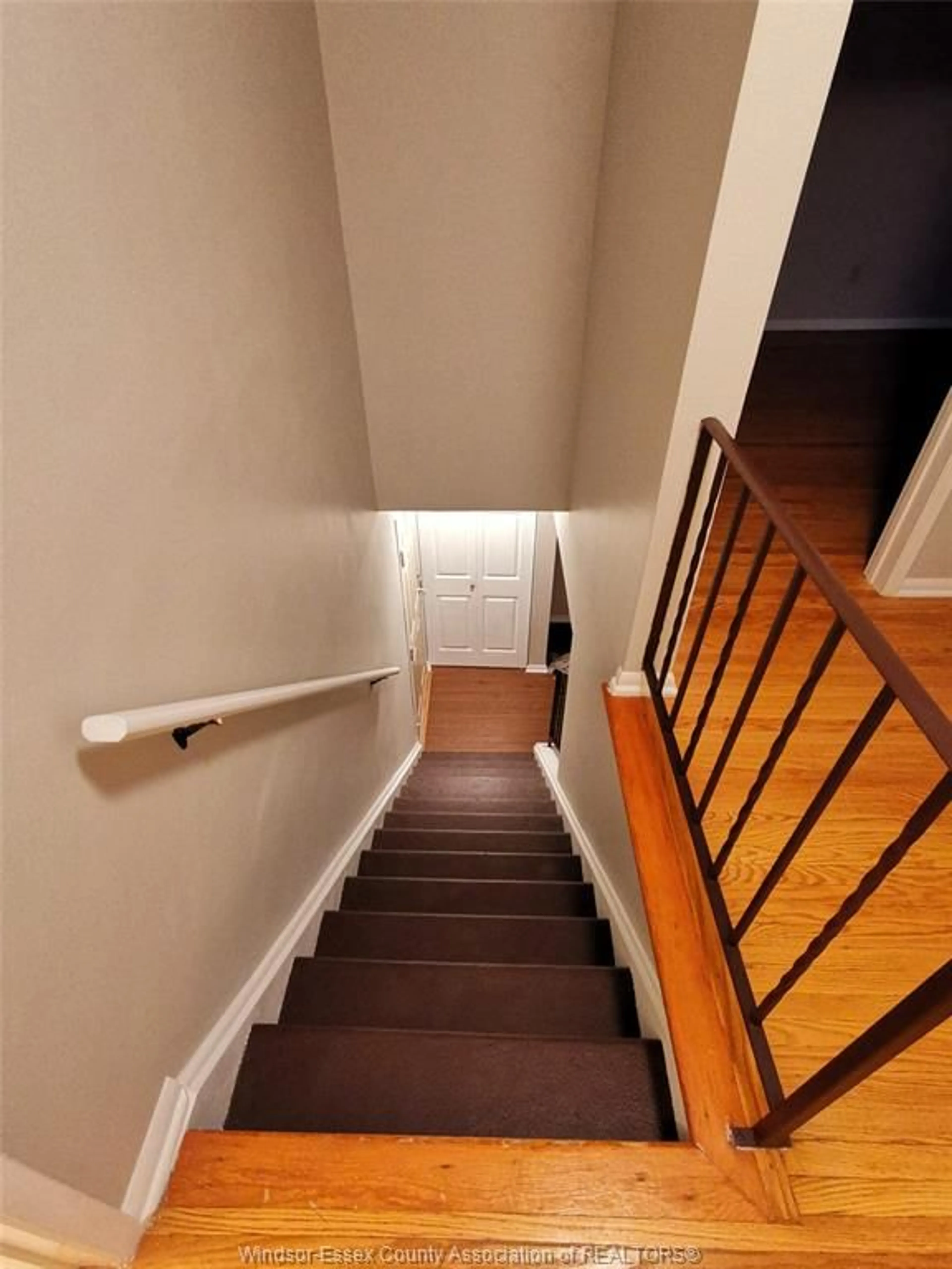 Stairs for 1800 COLUMBIA Crt #82, Windsor Ontario N9G 1B1