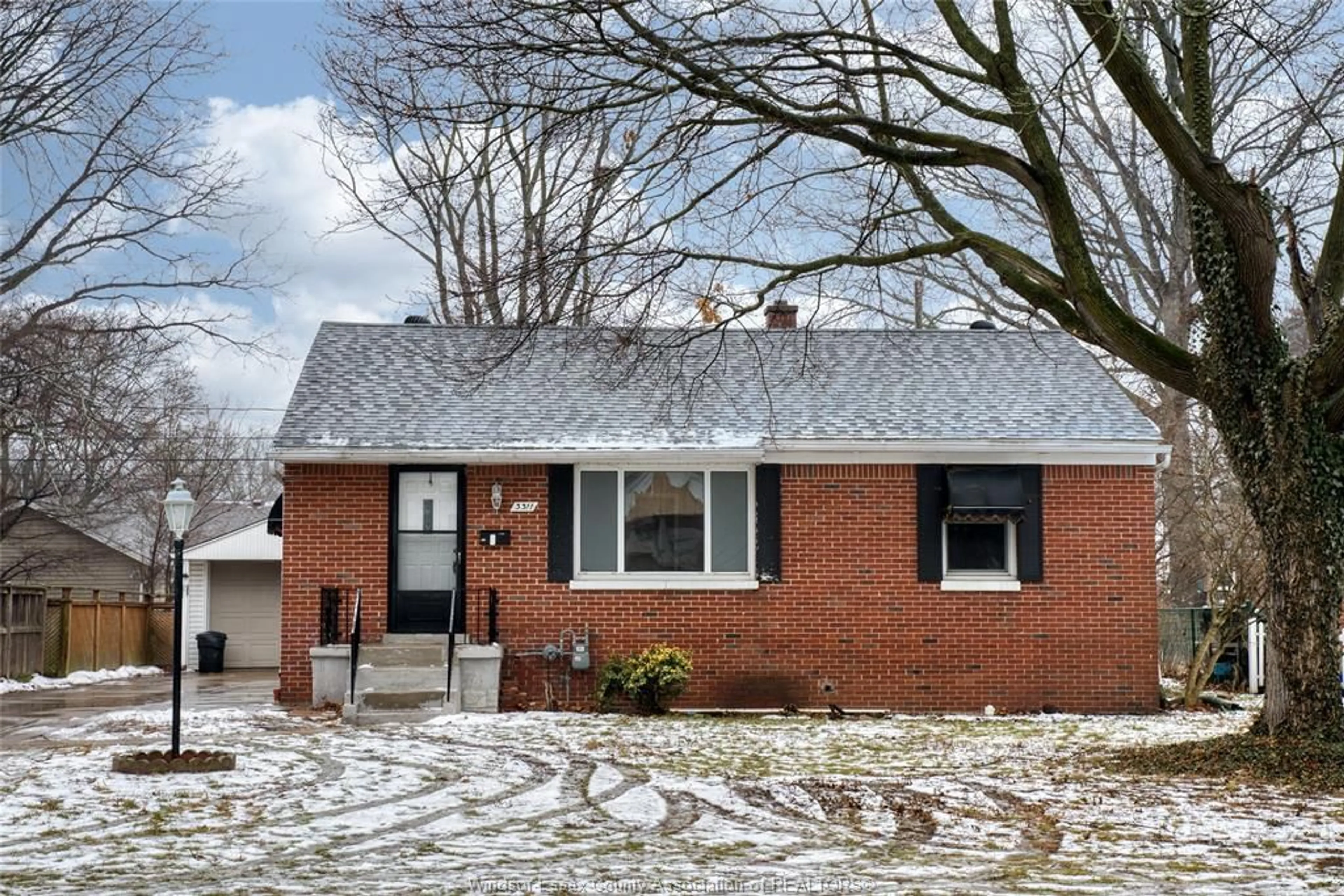 Home with brick exterior material, street for 3311 LONGFELLOW, Windsor Ontario N9E 2L7
