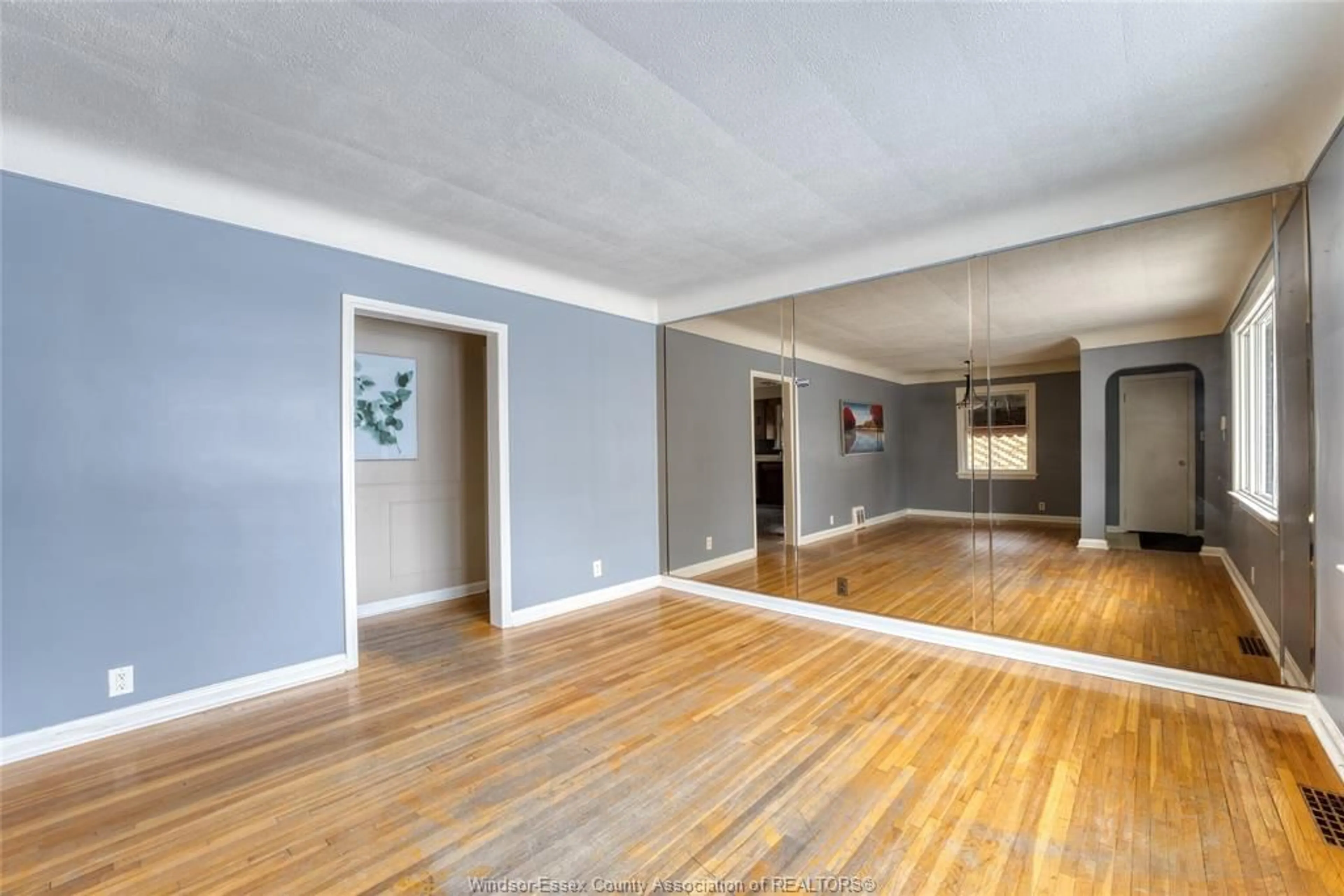 A pic of a room for 3311 LONGFELLOW, Windsor Ontario N9E 2L7