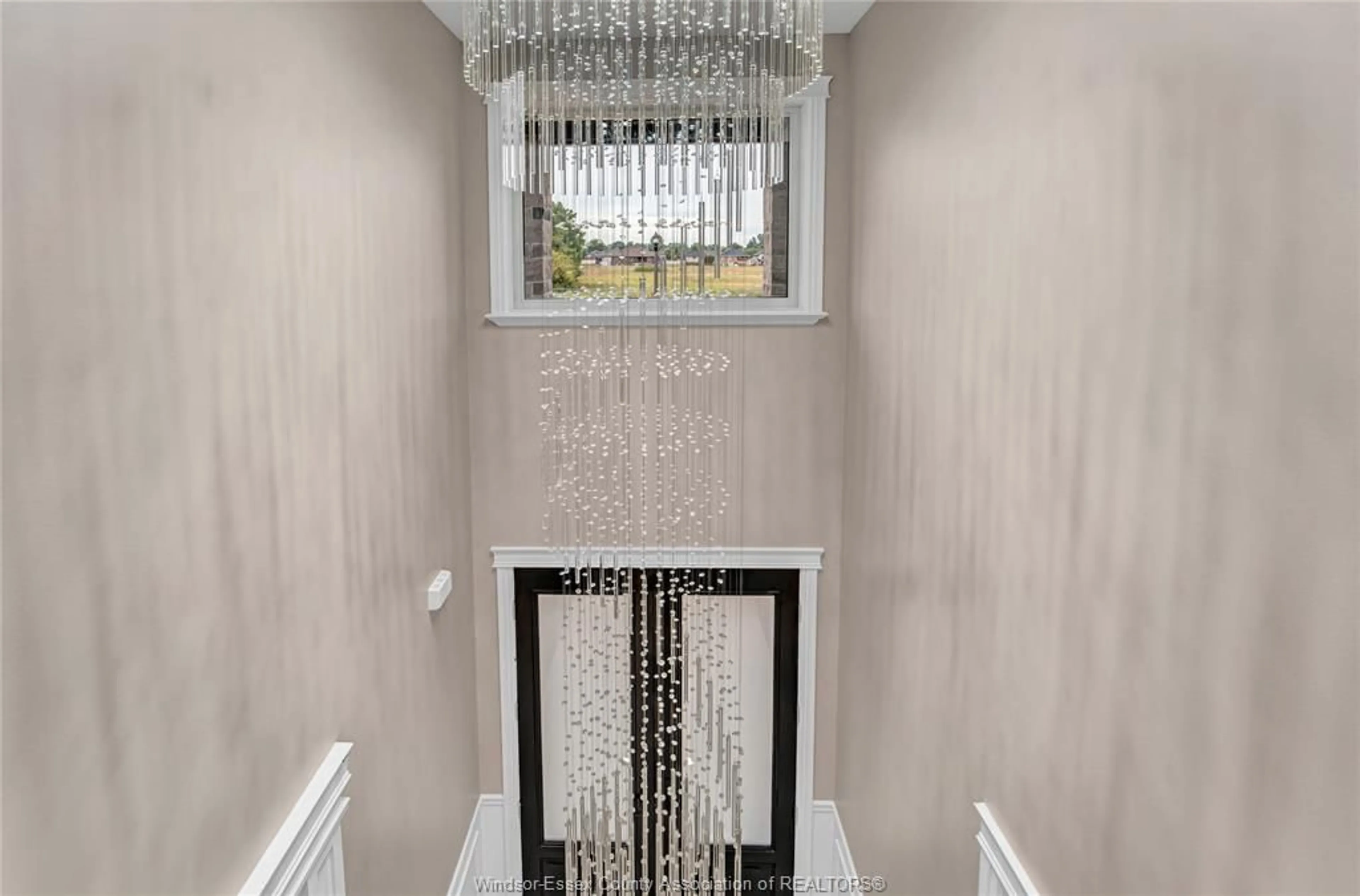 Indoor foyer for 310 BENSON, Amherstburg Ontario N9V 0G7